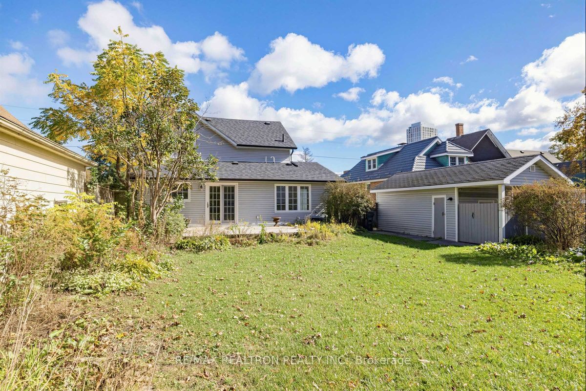 52 Parkside Drive Property Photo 44
