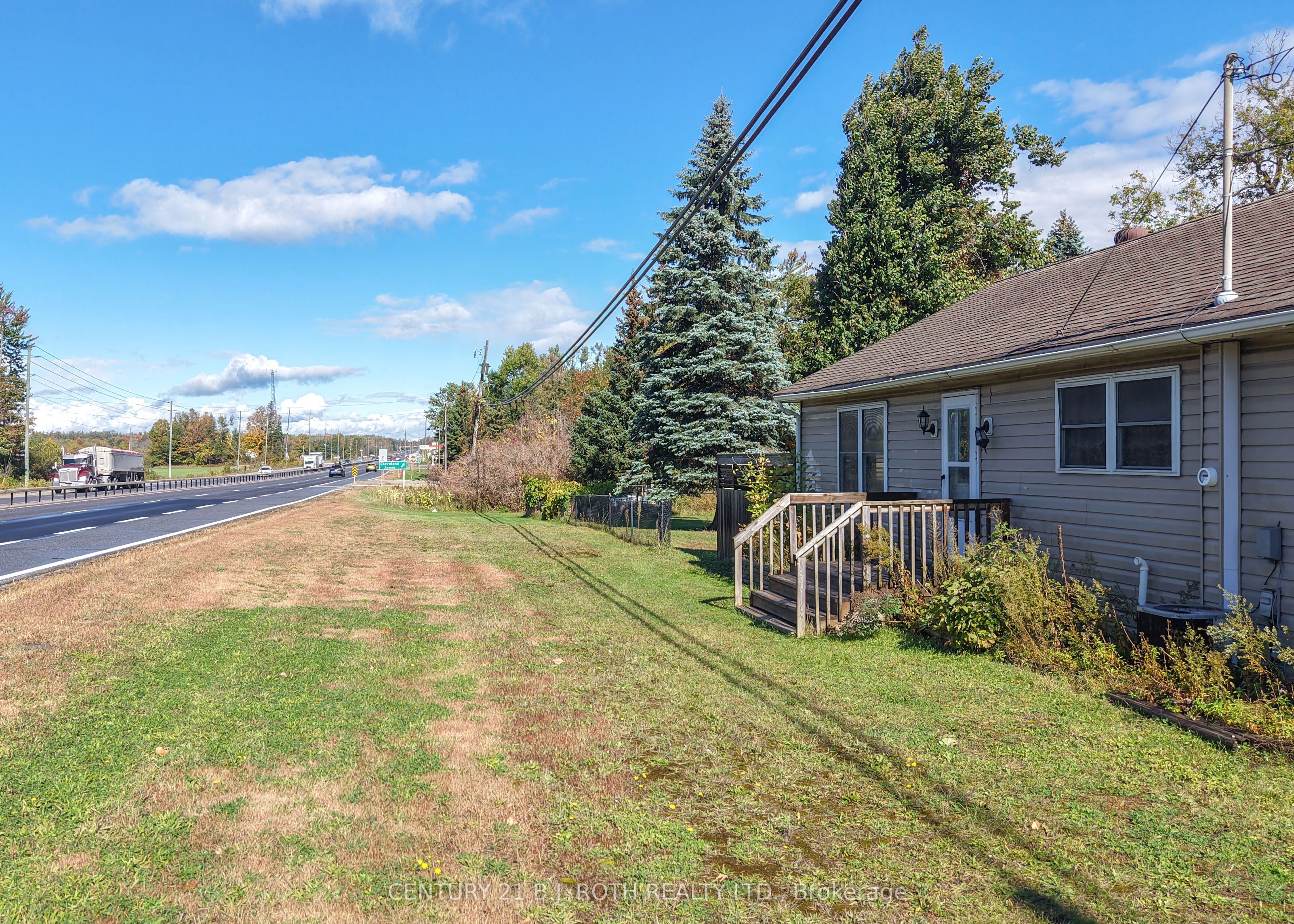 3323 Park Road Property Photo 2