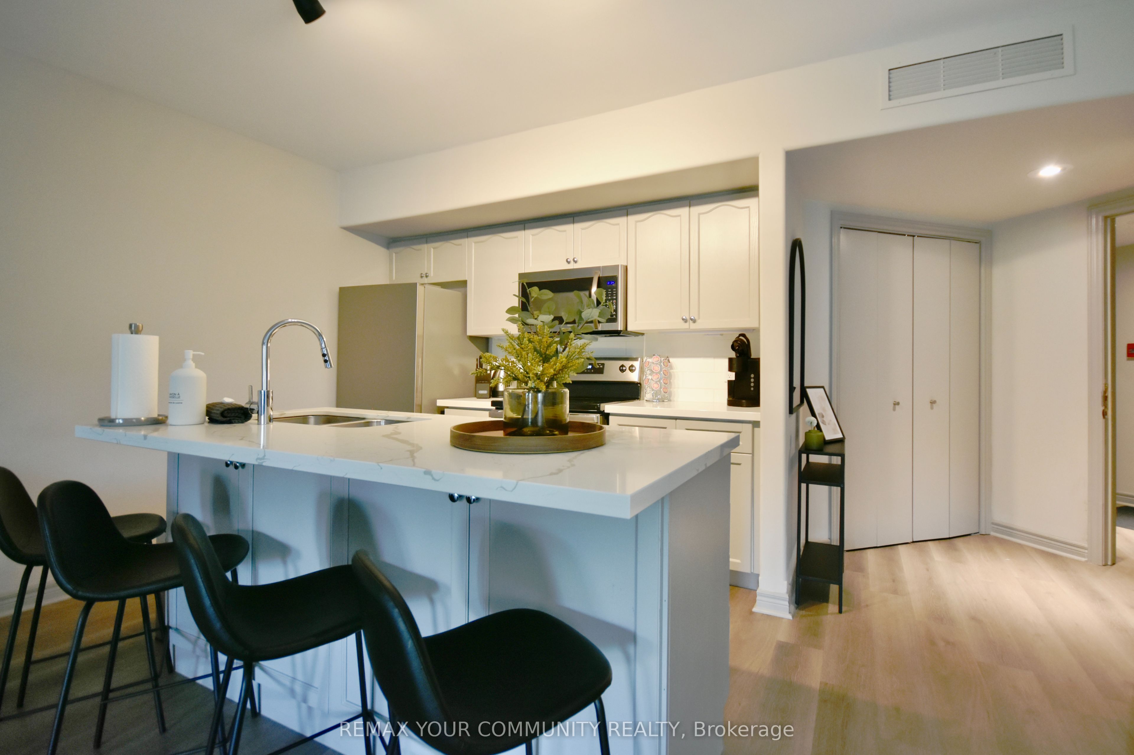 90 Highland Drive 2494/95 Property Photo 11