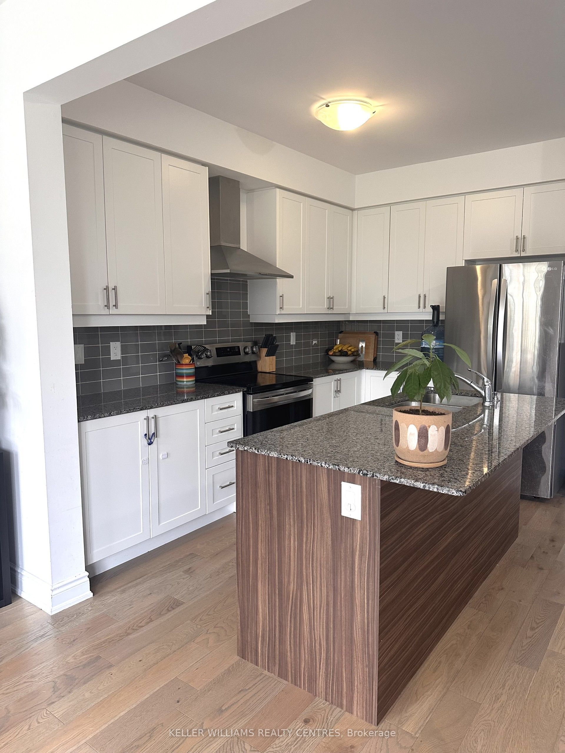 44 Eberhardt Drive Property Photo 8