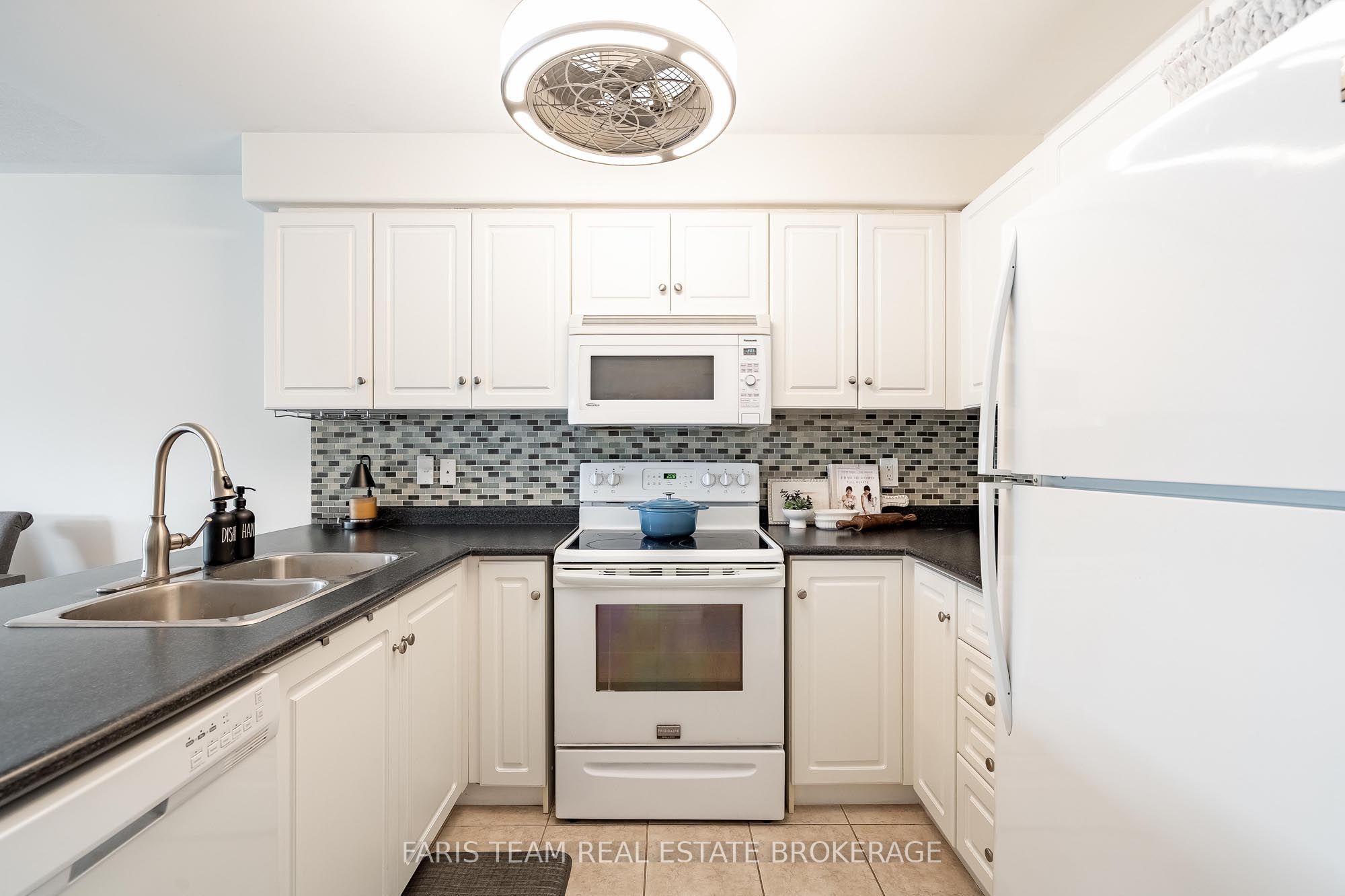 79 Sanford Street Property Photo 5