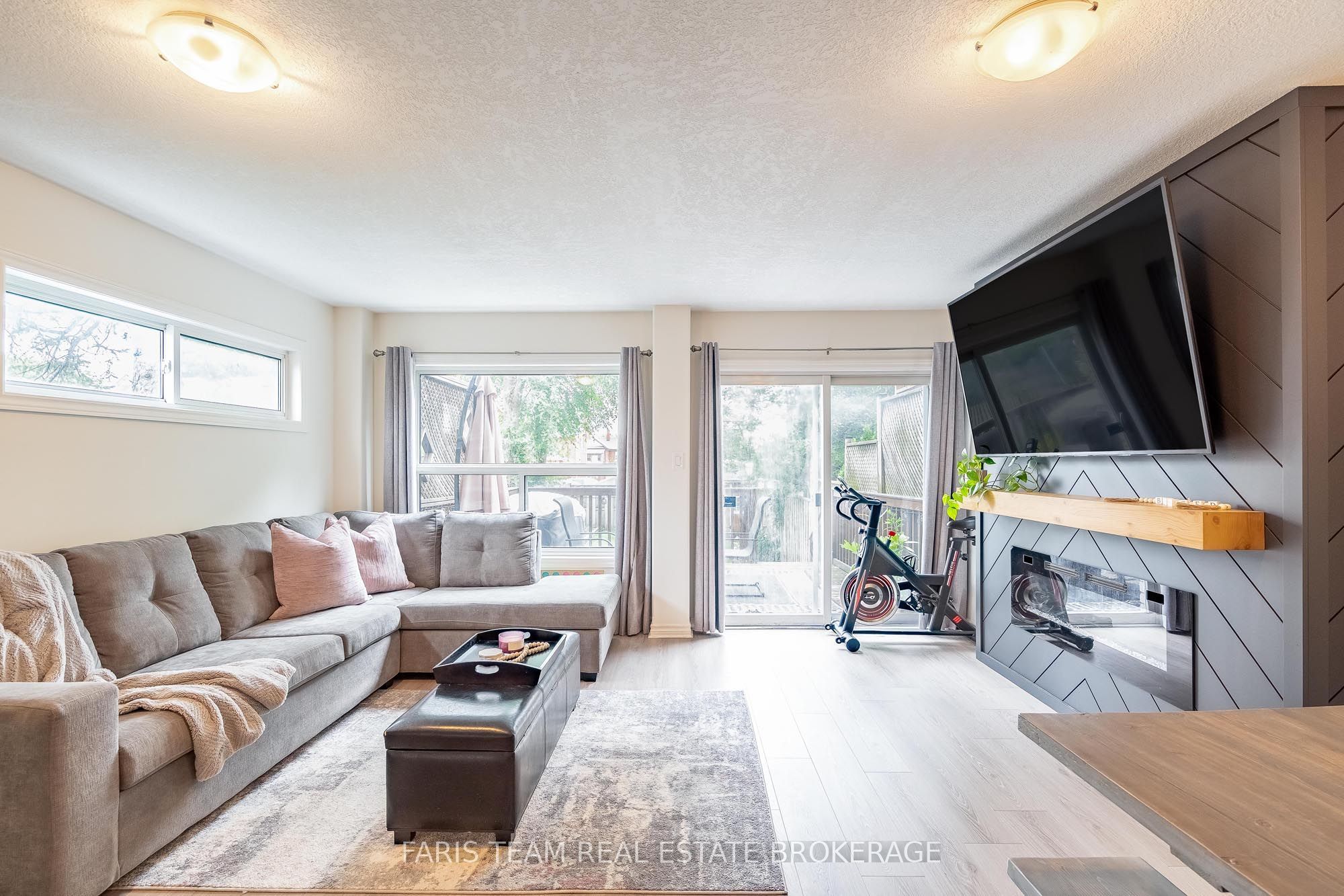 79 Sanford Street Property Photo 12