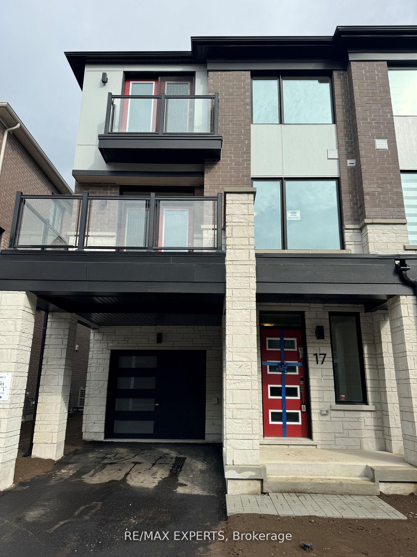 17 Pearen Lane Property Photo 1