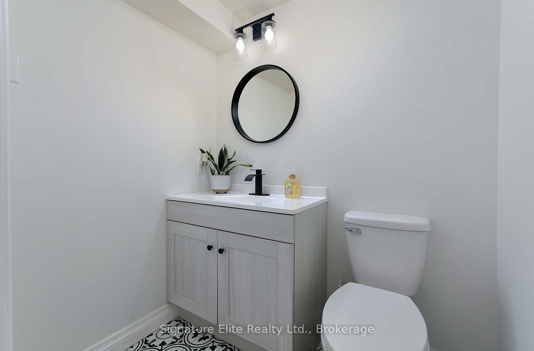57 Ferndale Drive S 7 Property Photo 30