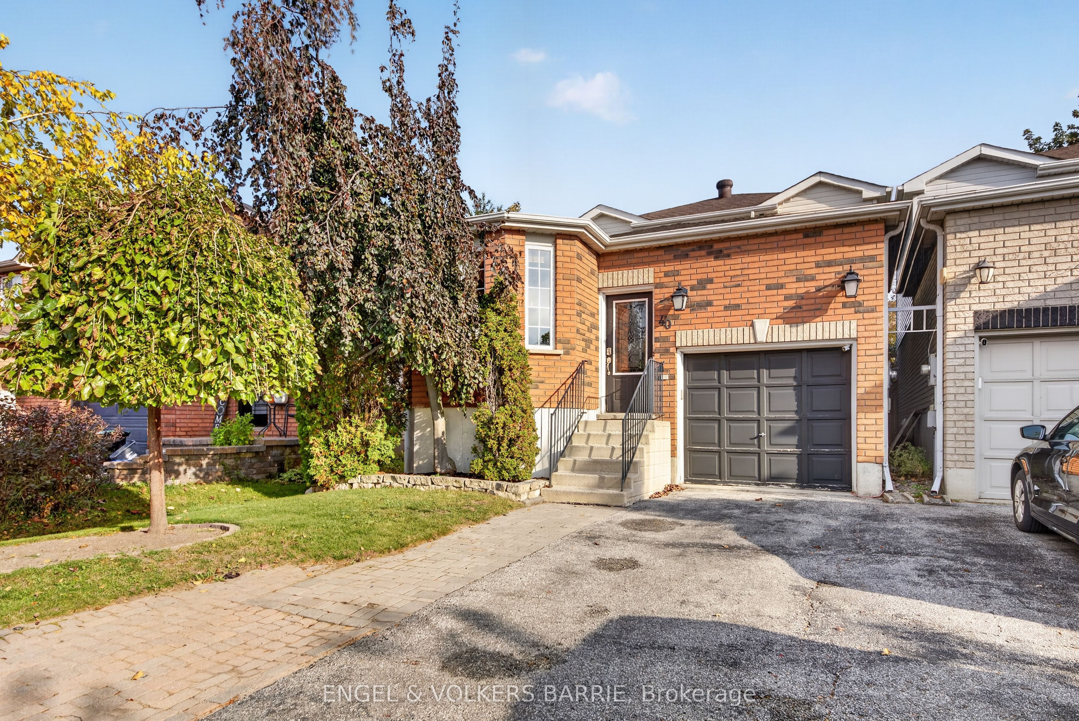 40 Willow Drive Property Photo 2