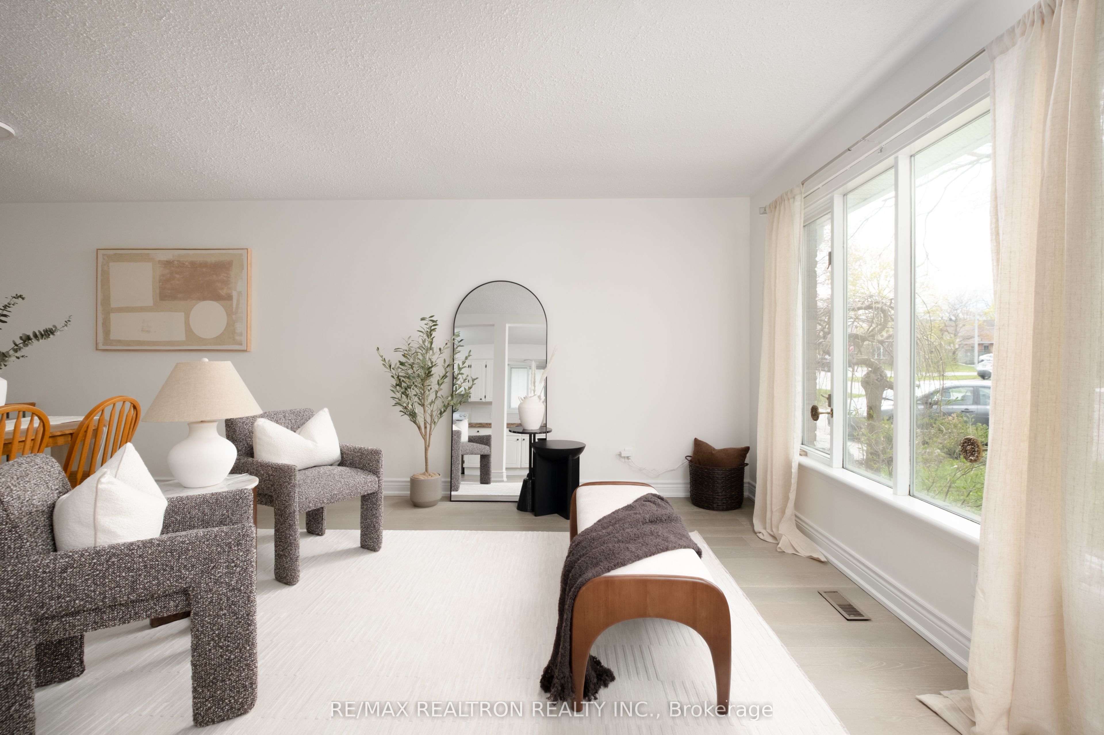 8 Courtice Crescent Property Photo 1