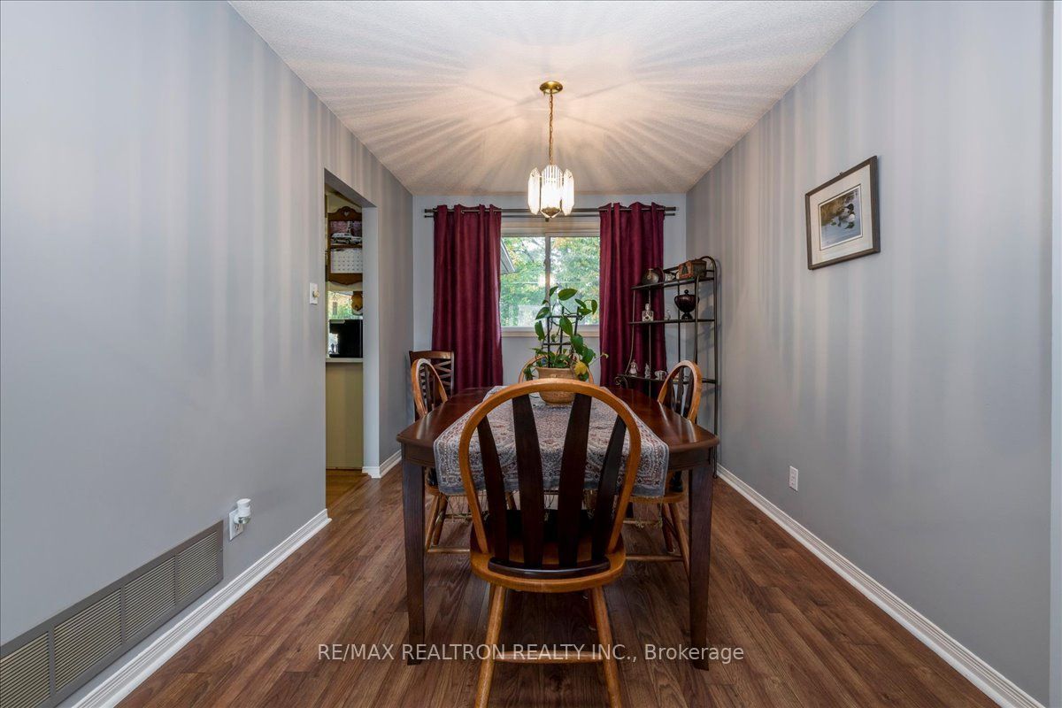 37 Toboggan Hill Drive Property Photo 6