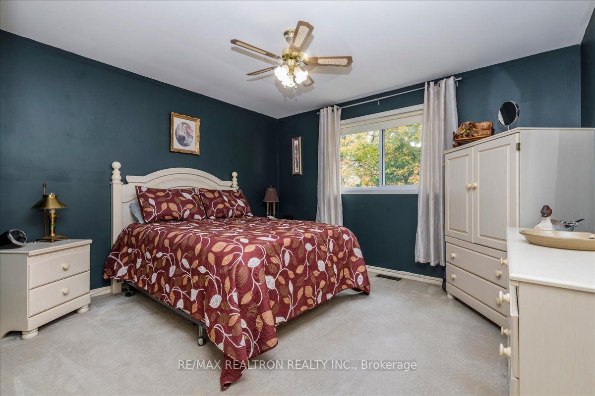 37 Toboggan Hill Drive Property Photo 11