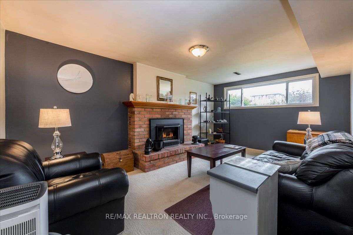 37 Toboggan Hill Drive Property Photo 16