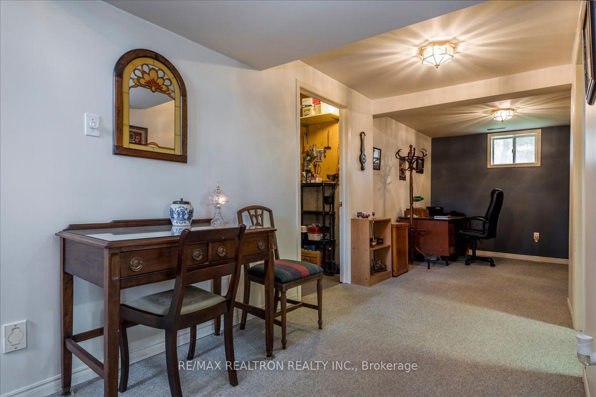 37 Toboggan Hill Drive Property Photo 18