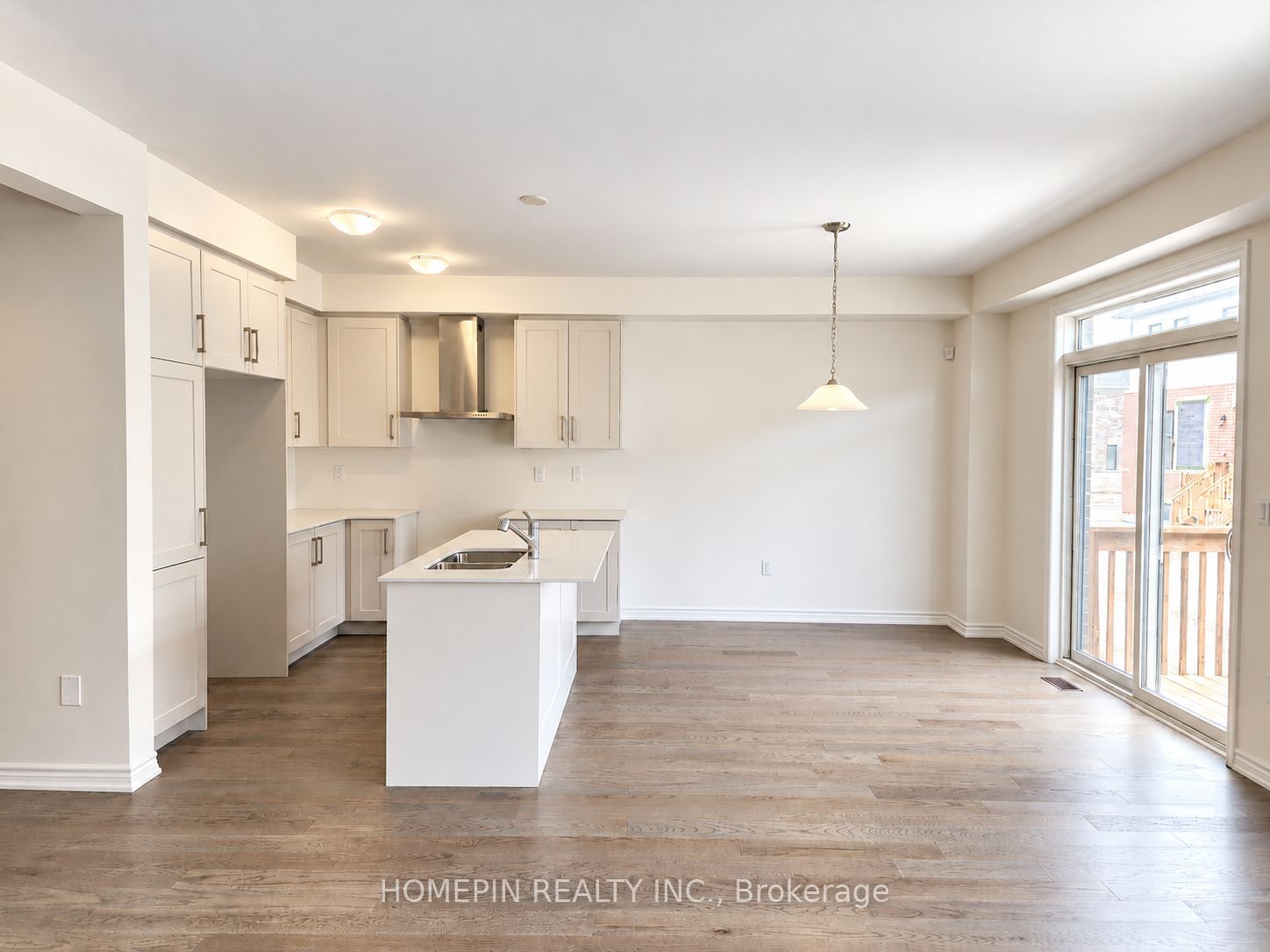 21 Phoenix Boulevard Property Photo 5