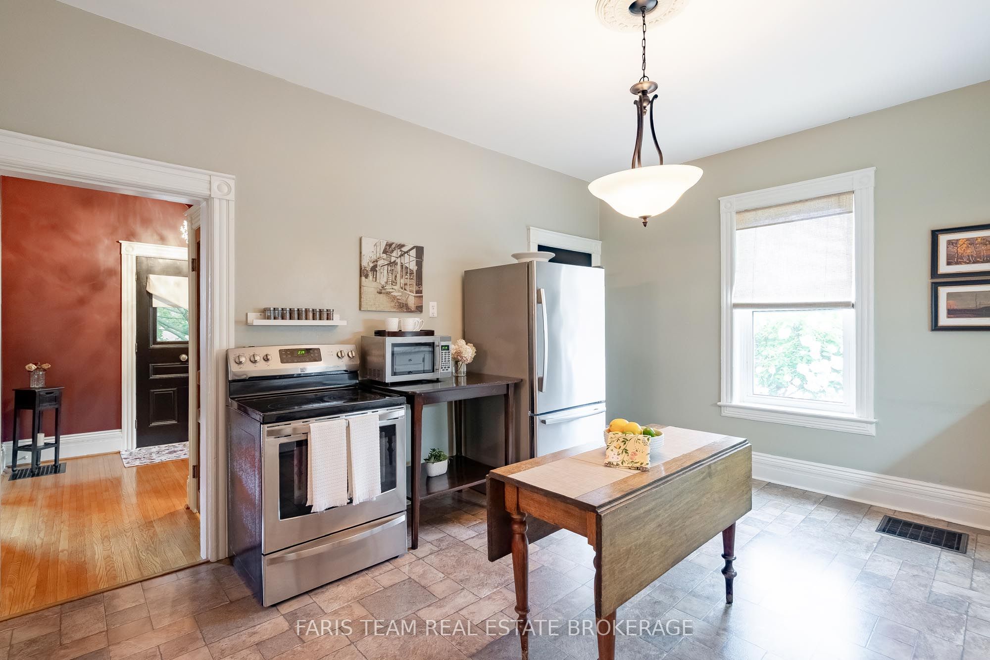 421 Midland Avenue Property Photo 7