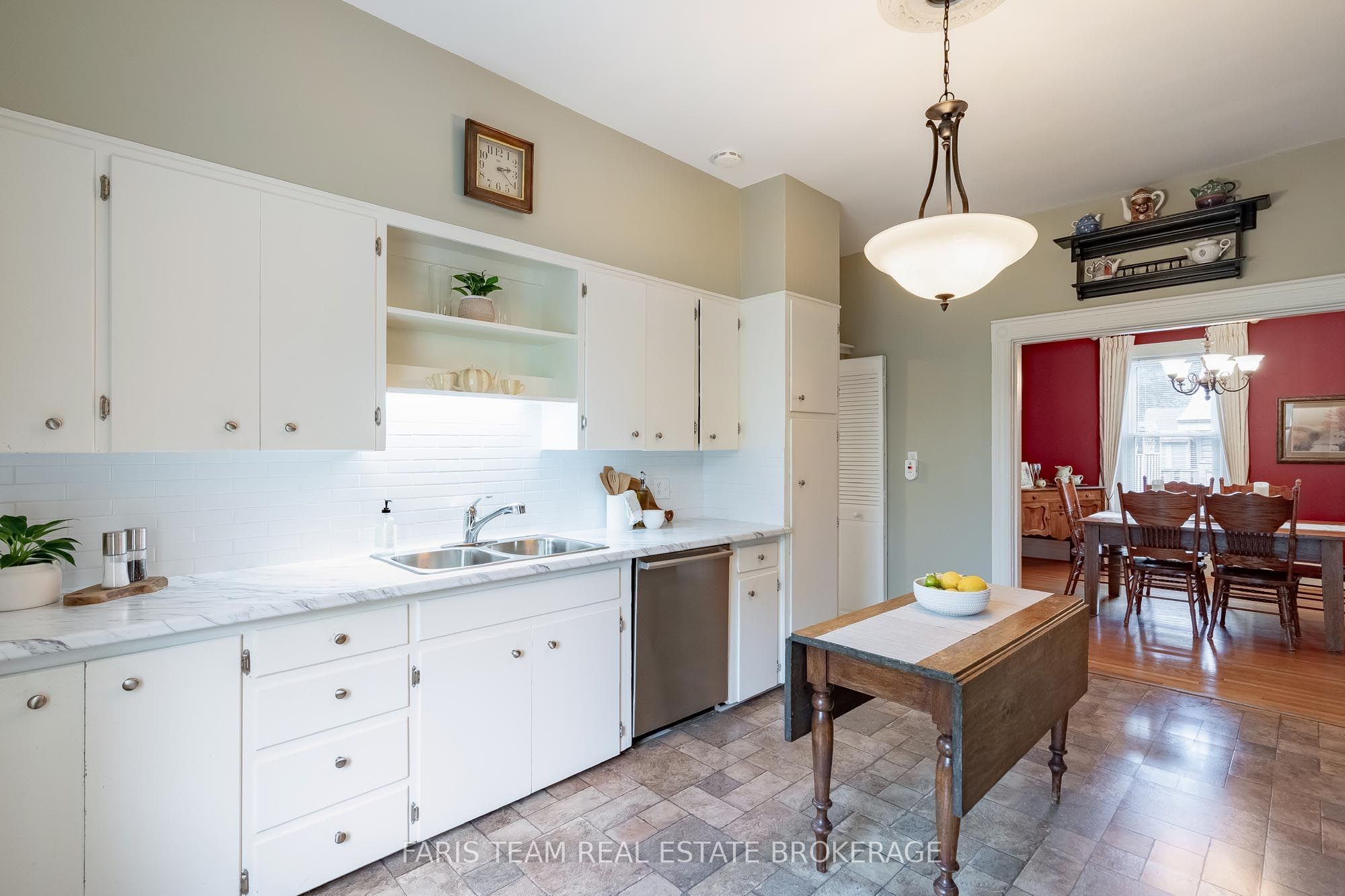 421 Midland Avenue Property Photo 9