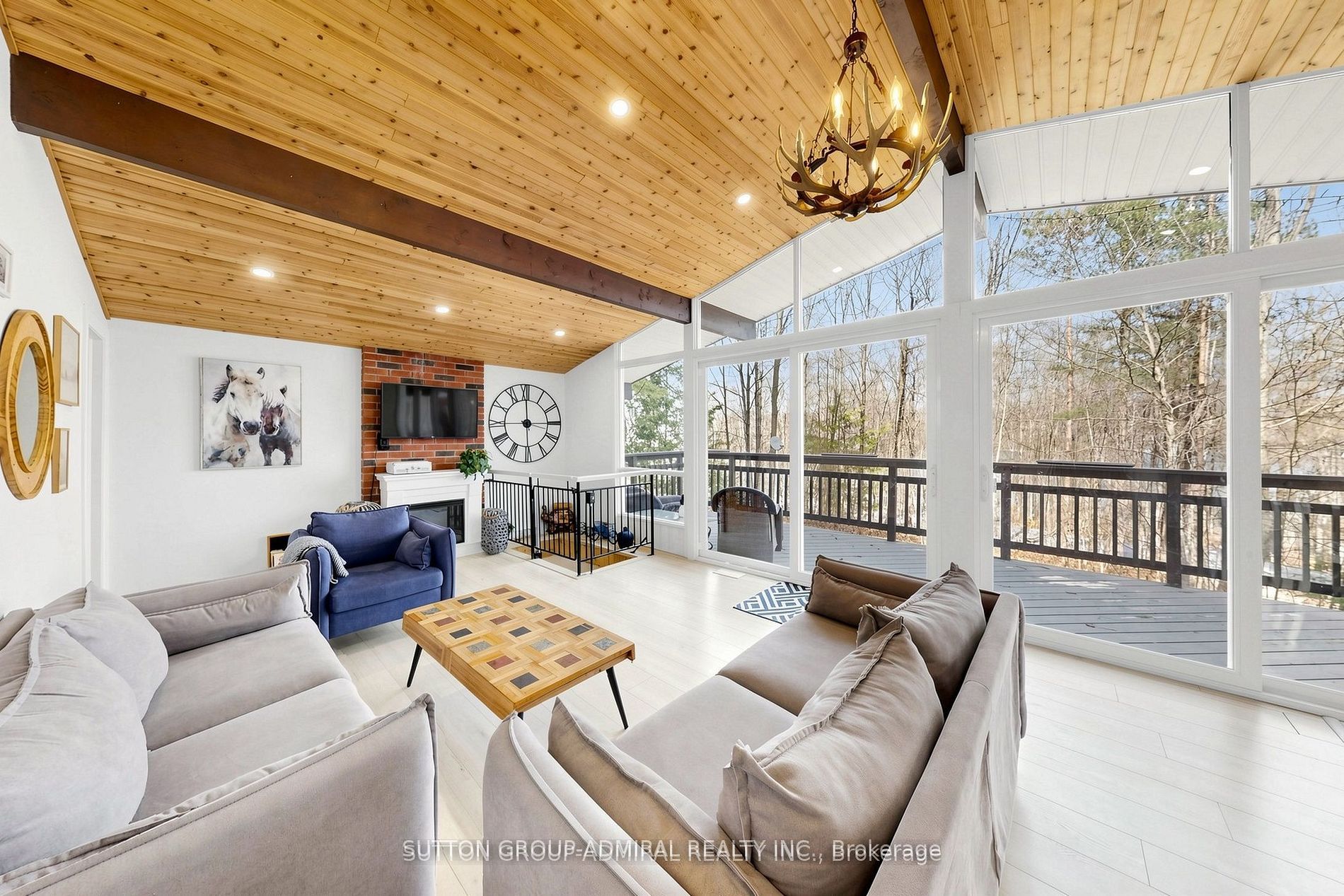 28 Timcourt Drive Property Photo 2