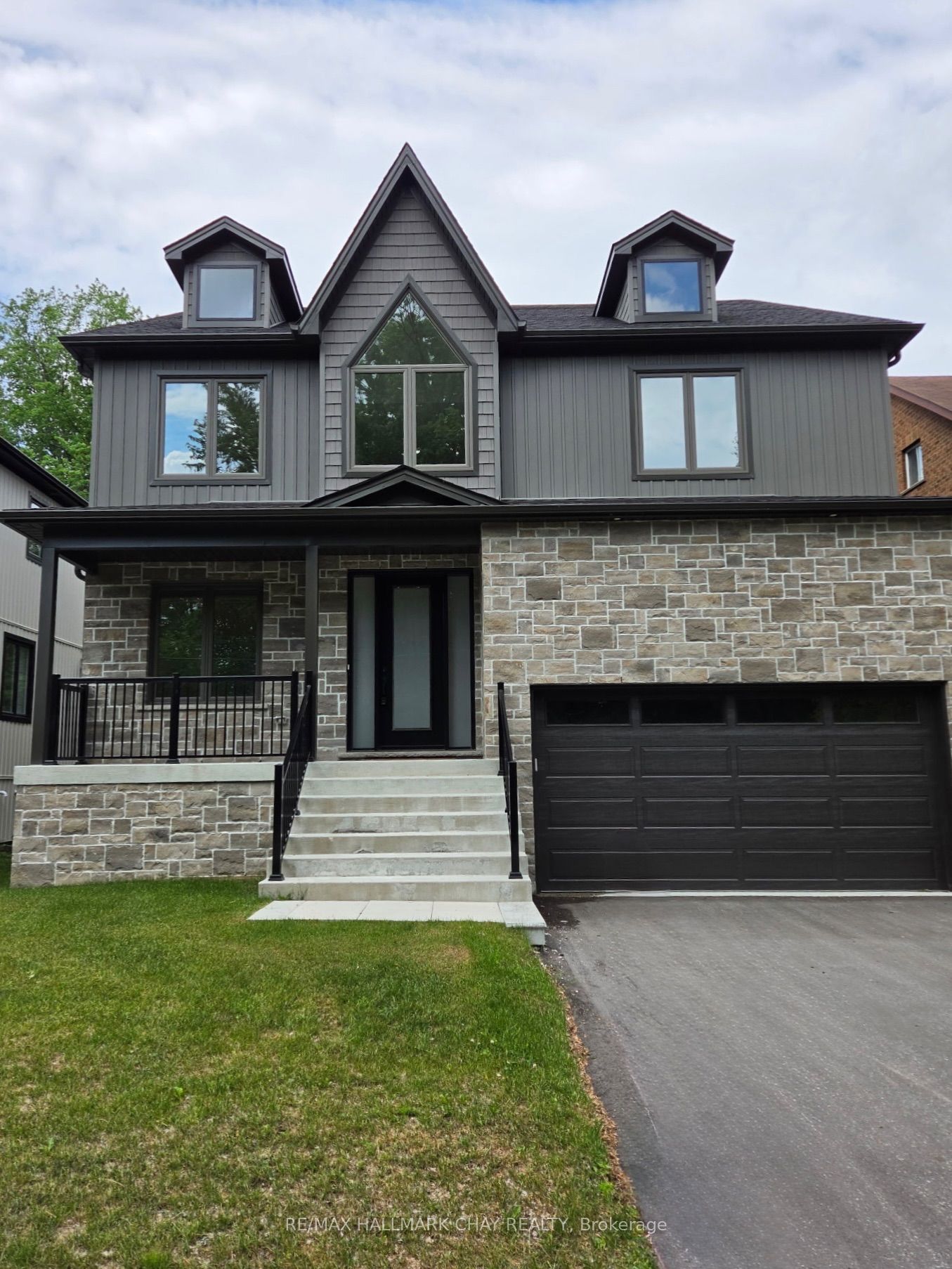 86 37th Street N Property Photo 1