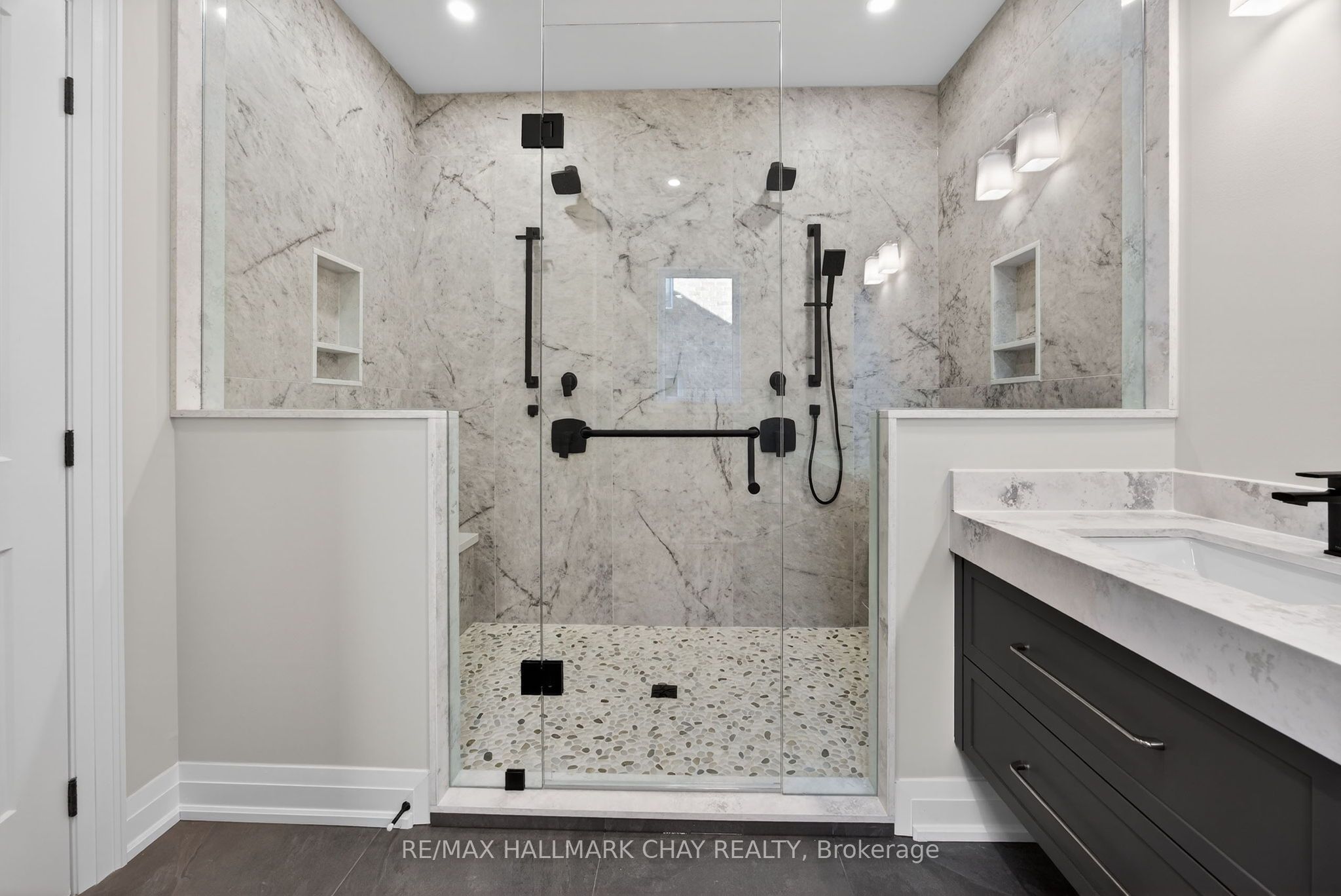 86 37th Street N Property Photo 11