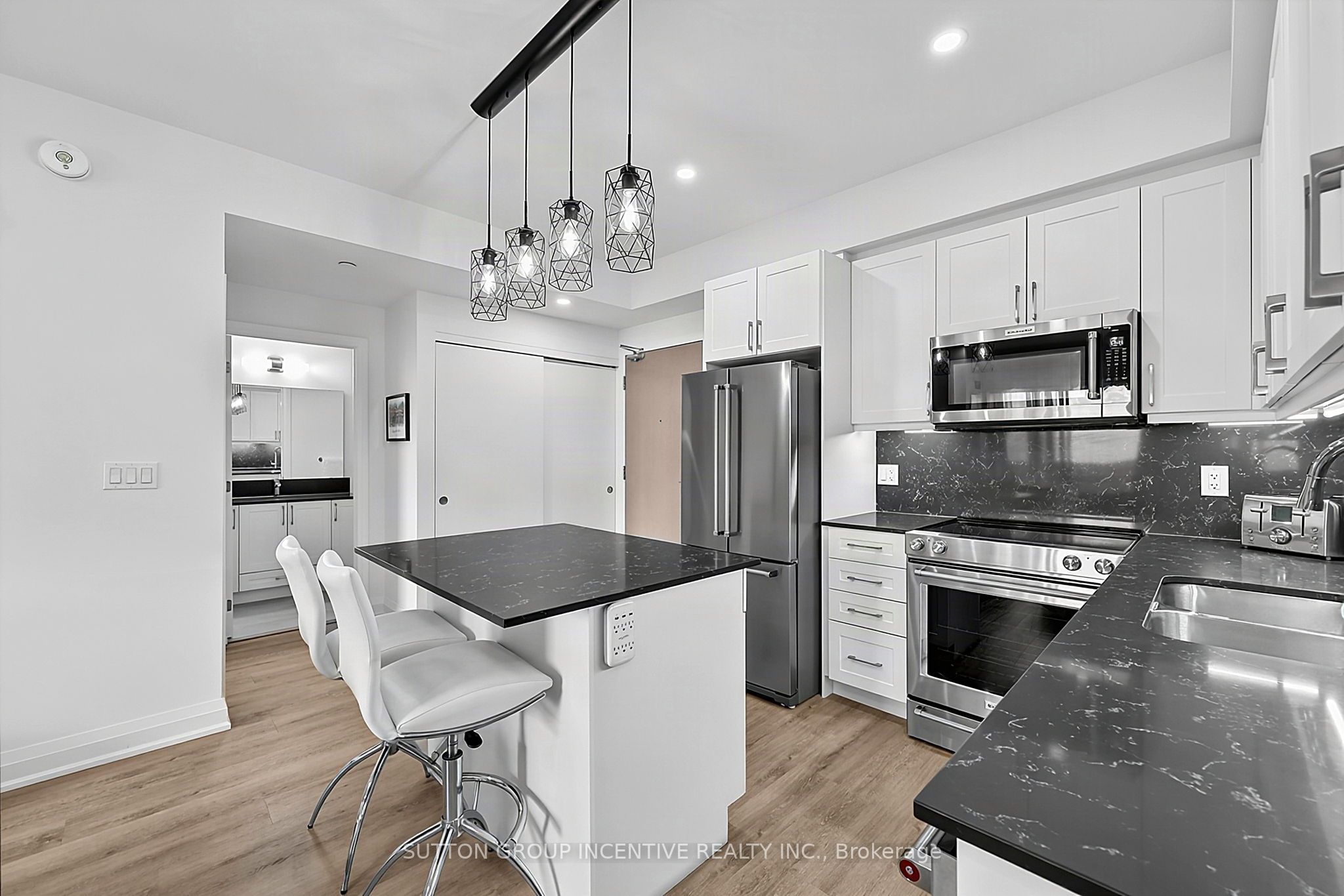 58 Lakeside Terrace 1101 Property Photo 16