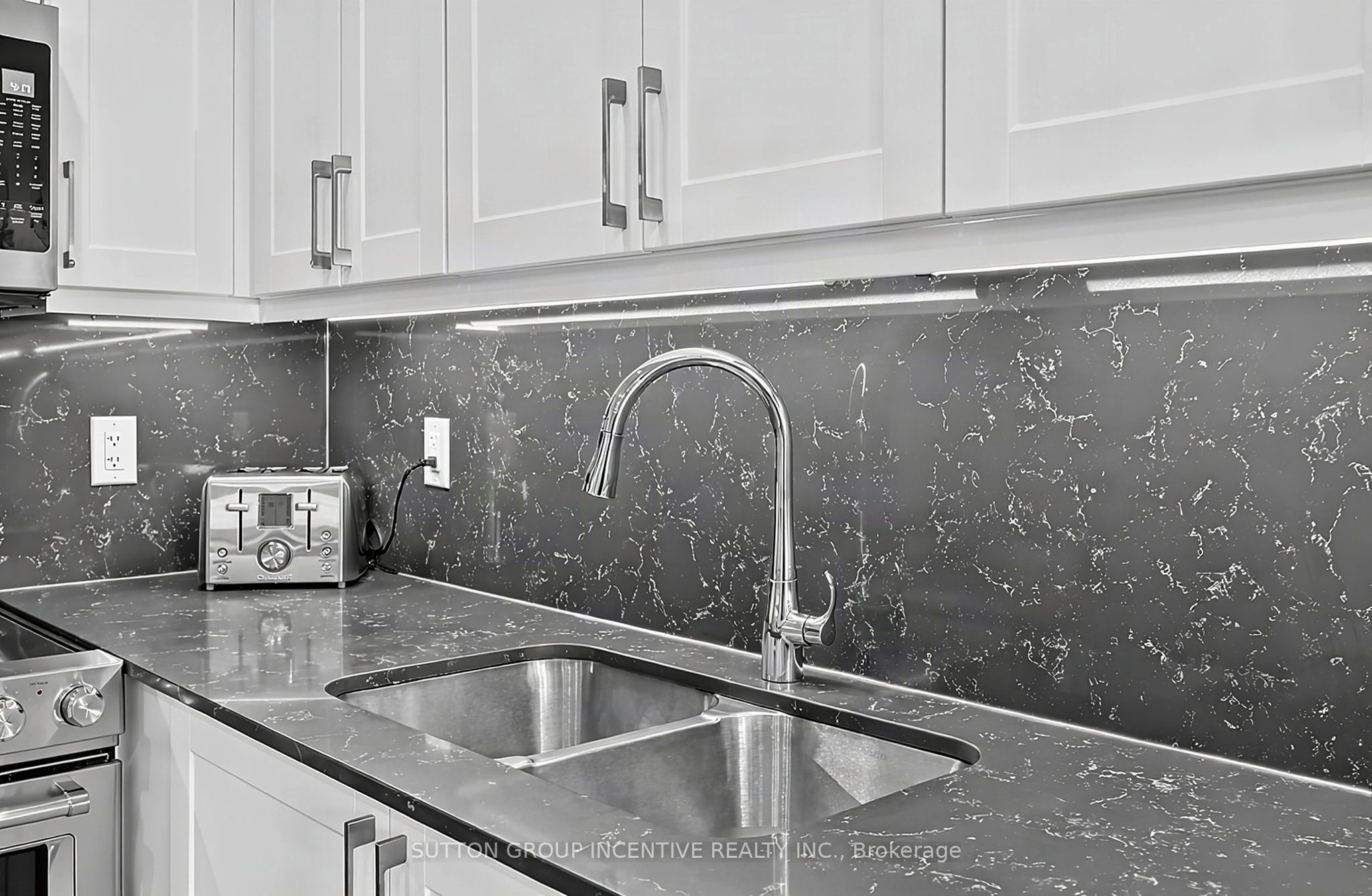 58 Lakeside Terrace 1101 Property Photo 18