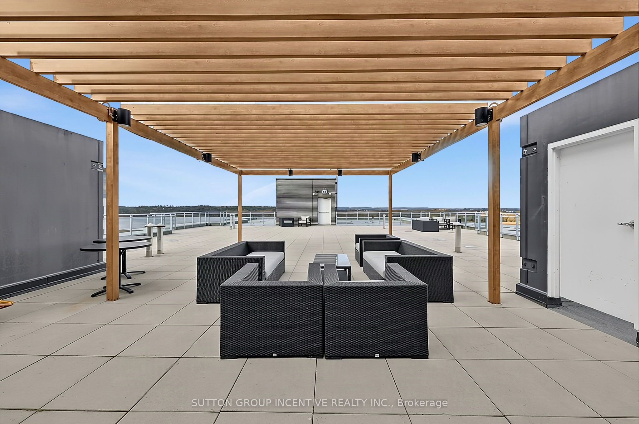 58 Lakeside Terrace 1101 Property Photo 43