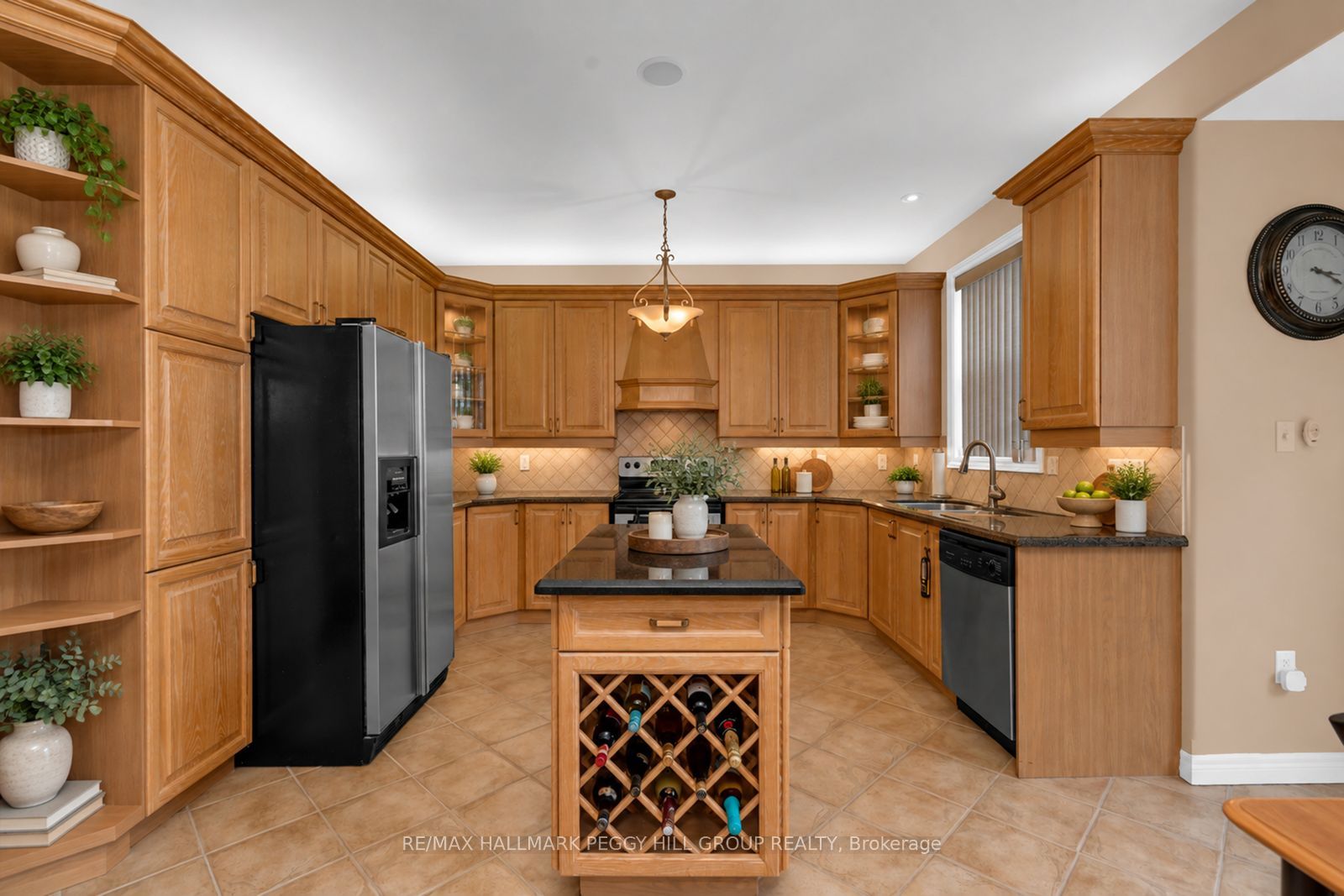 5 Sandringham Drive Property Photo 3