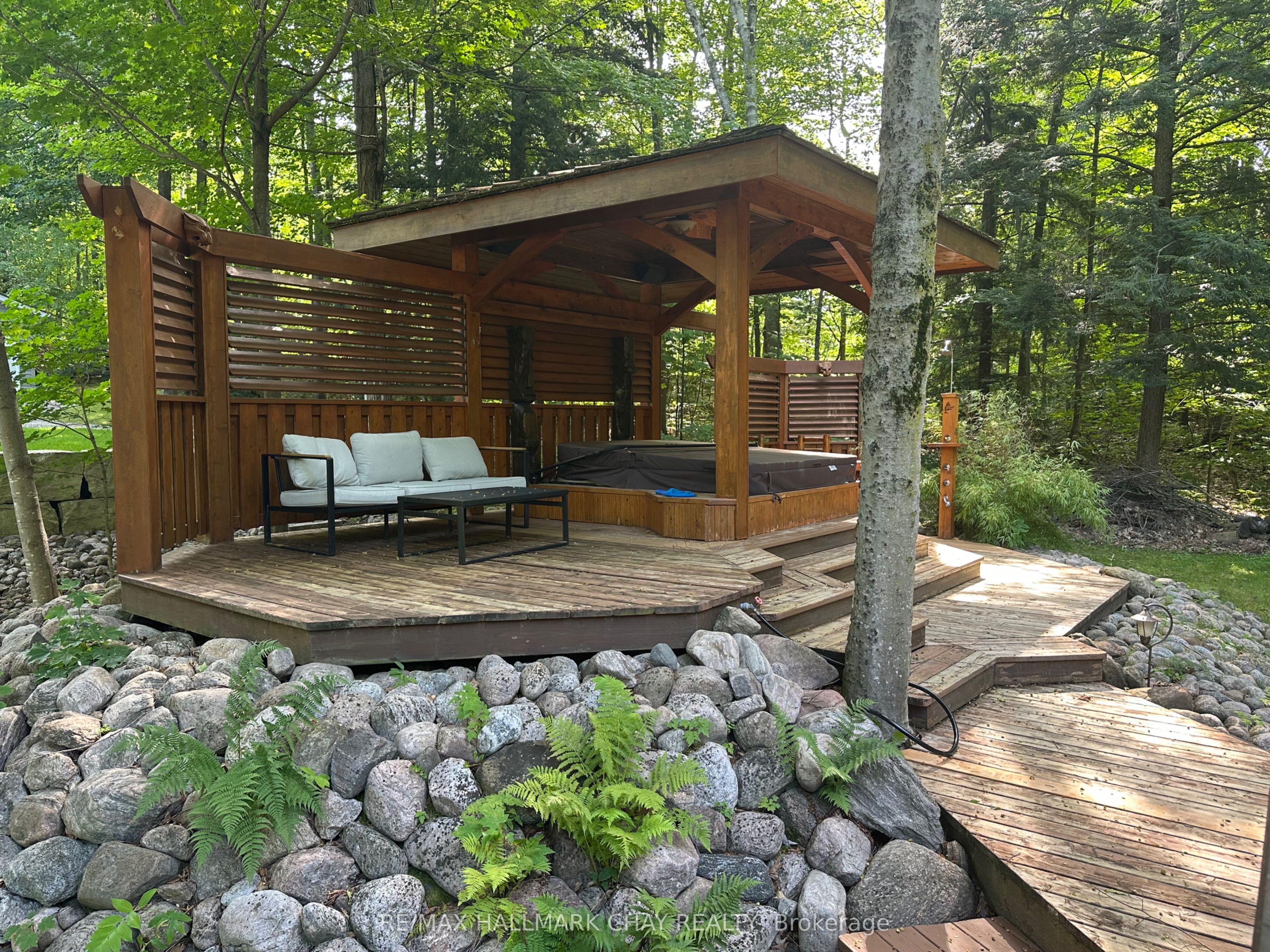 691 Rue Lafontaine Road W Property Photo 9