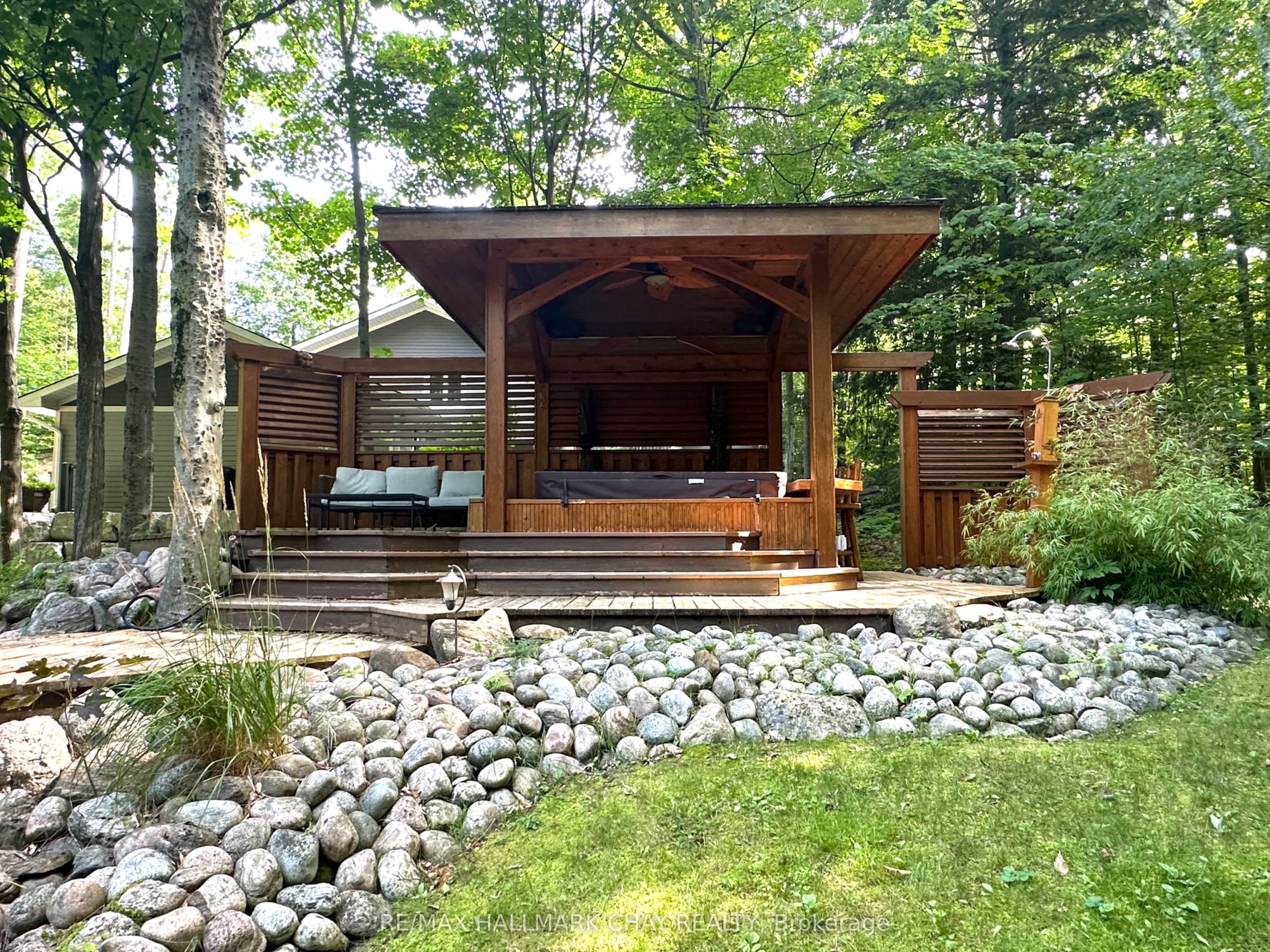 691 Rue Lafontaine Road W Property Photo 11