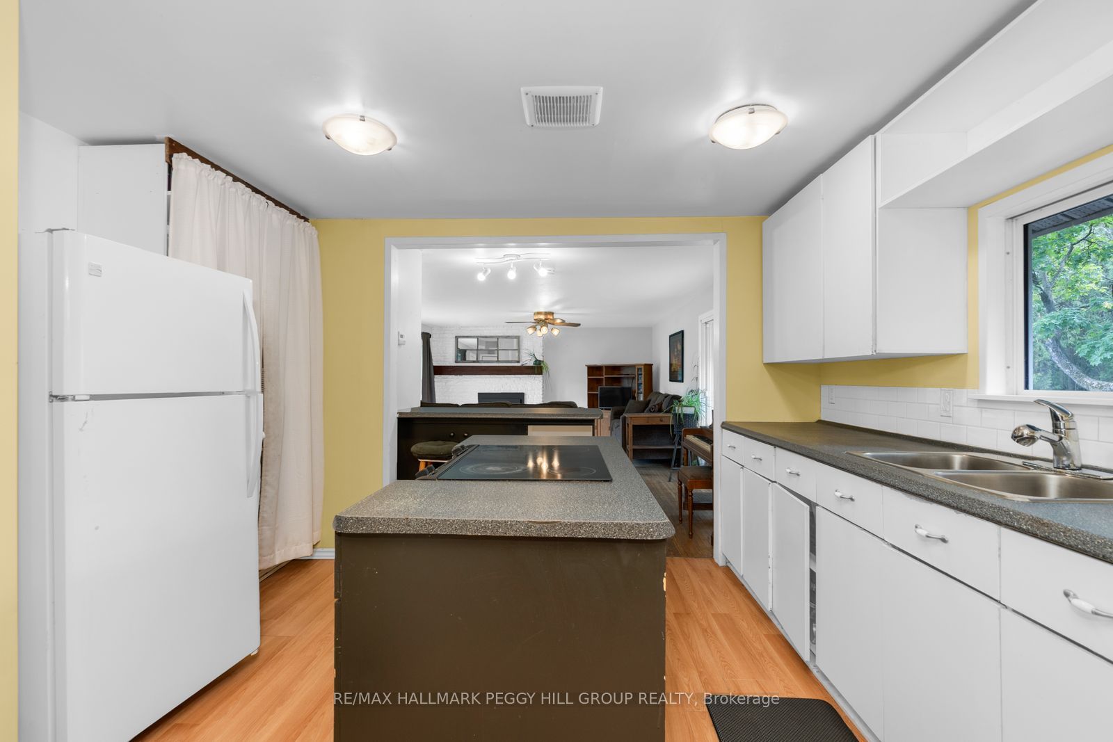 318 Percy Street Property Photo 5