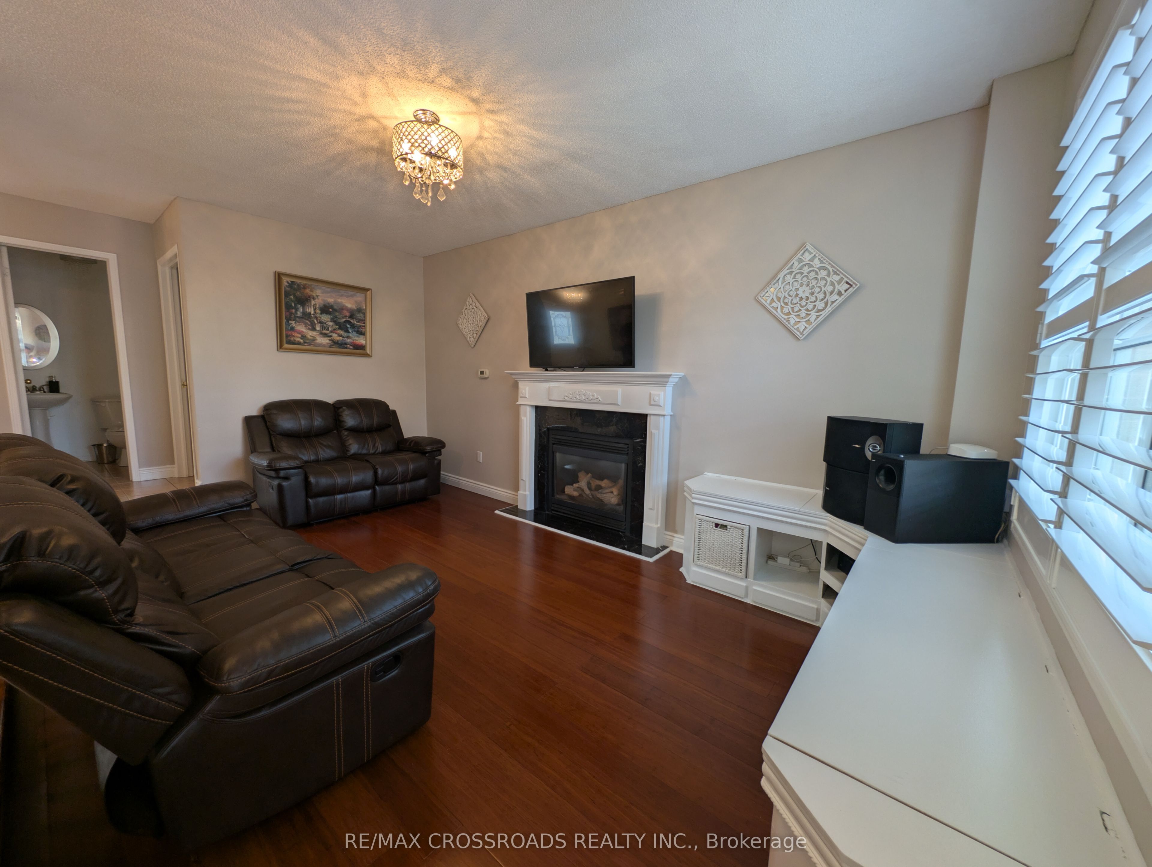 94 Violet Street Property Photo 4