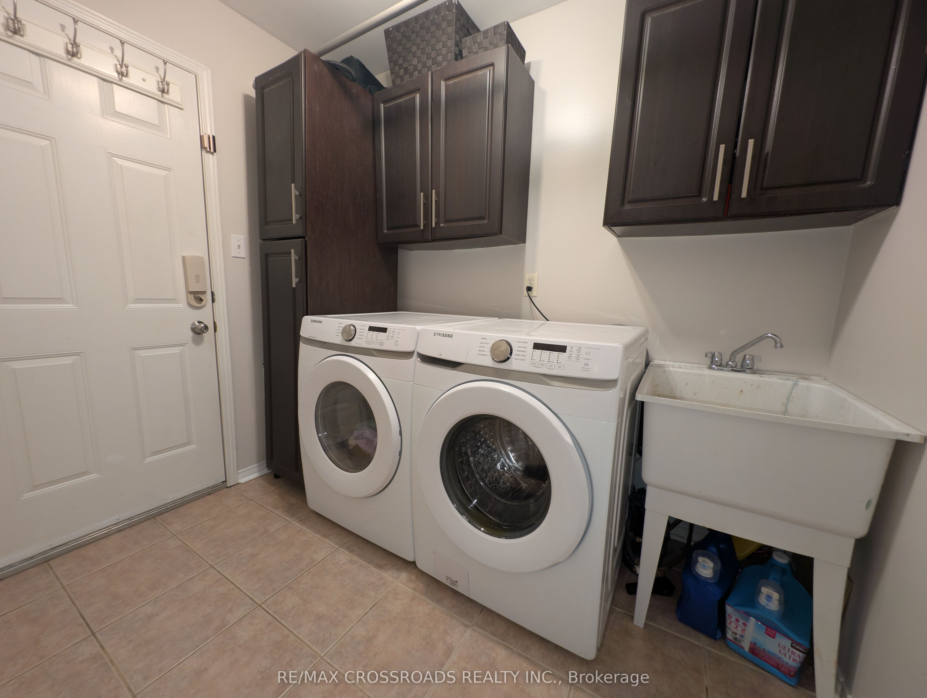 94 Violet Street Property Photo 8