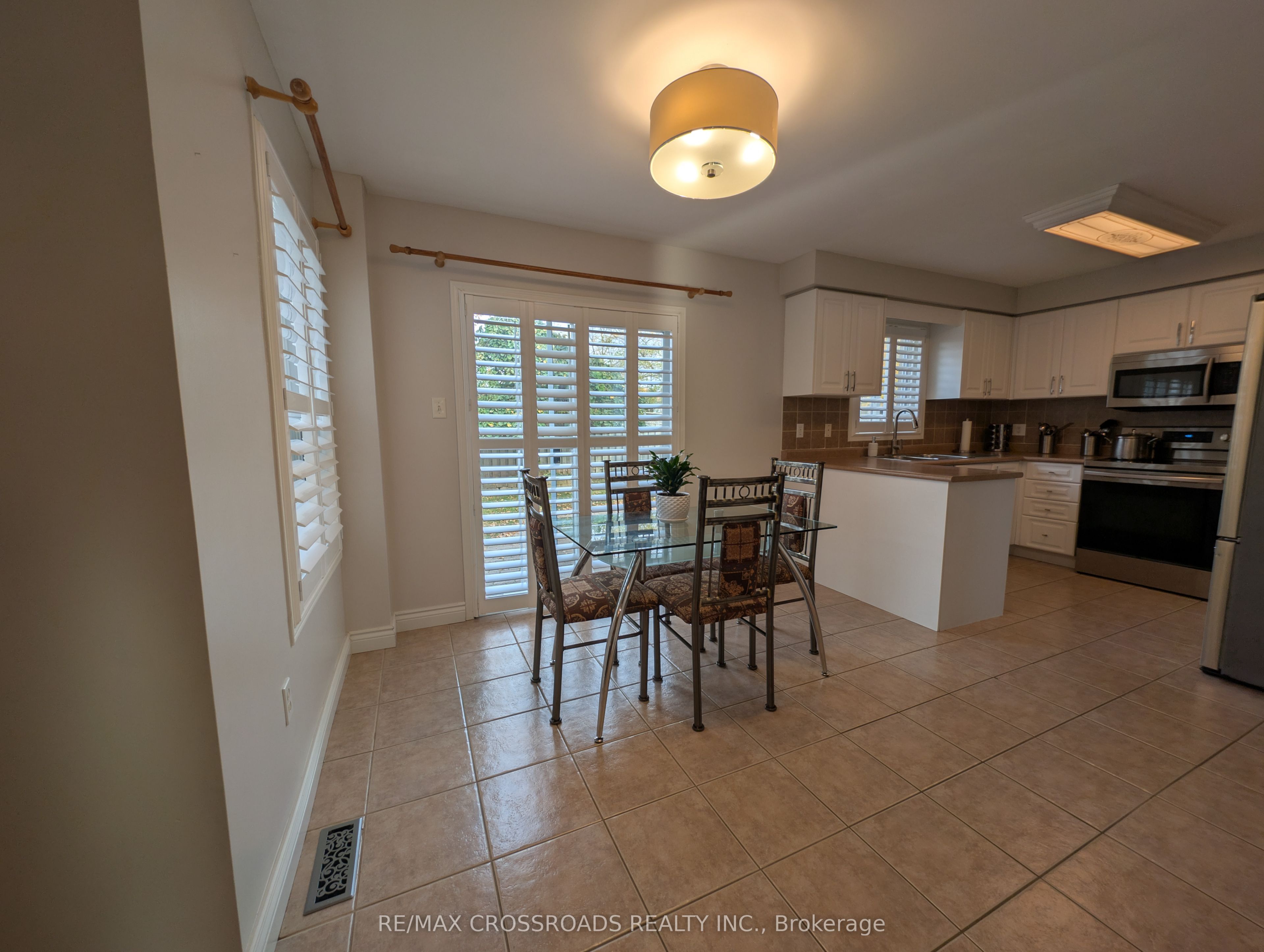 94 Violet Street Property Photo 12
