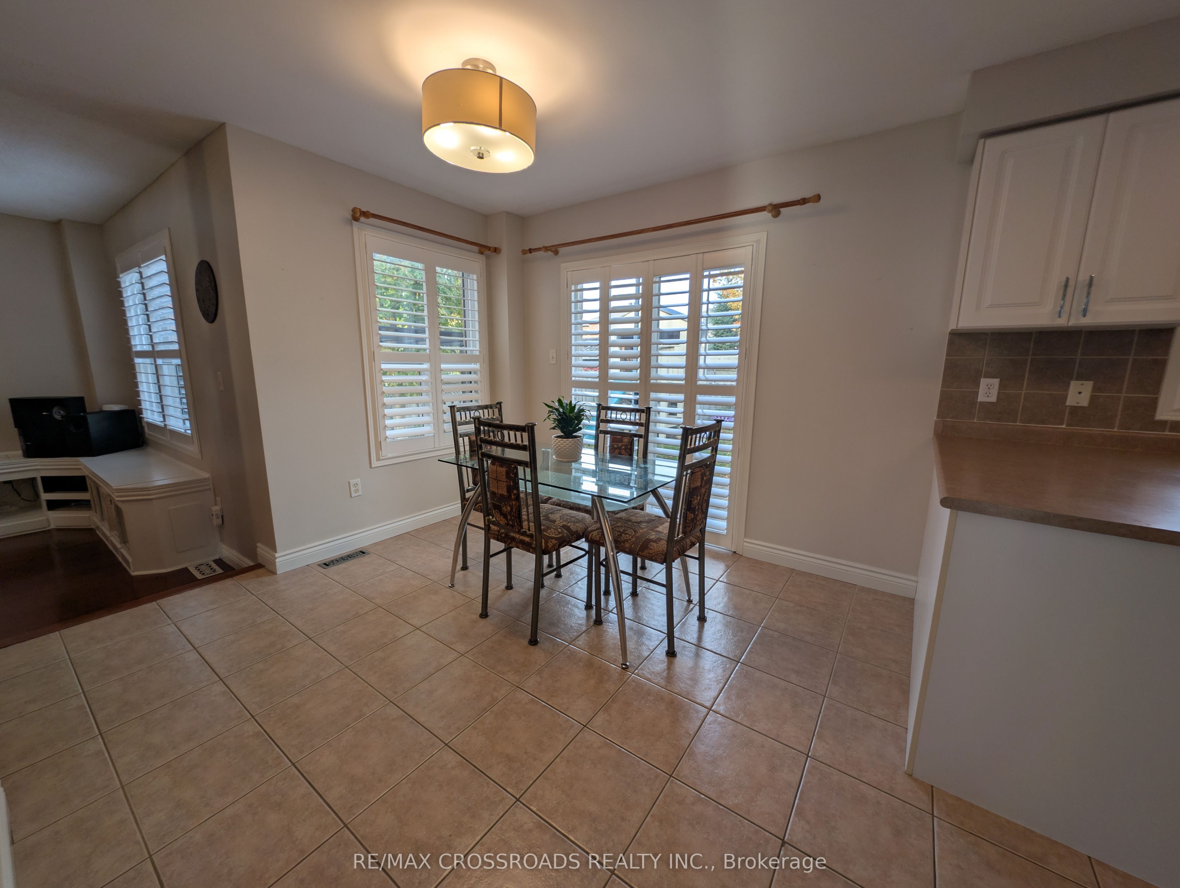 94 Violet Street Property Photo 13