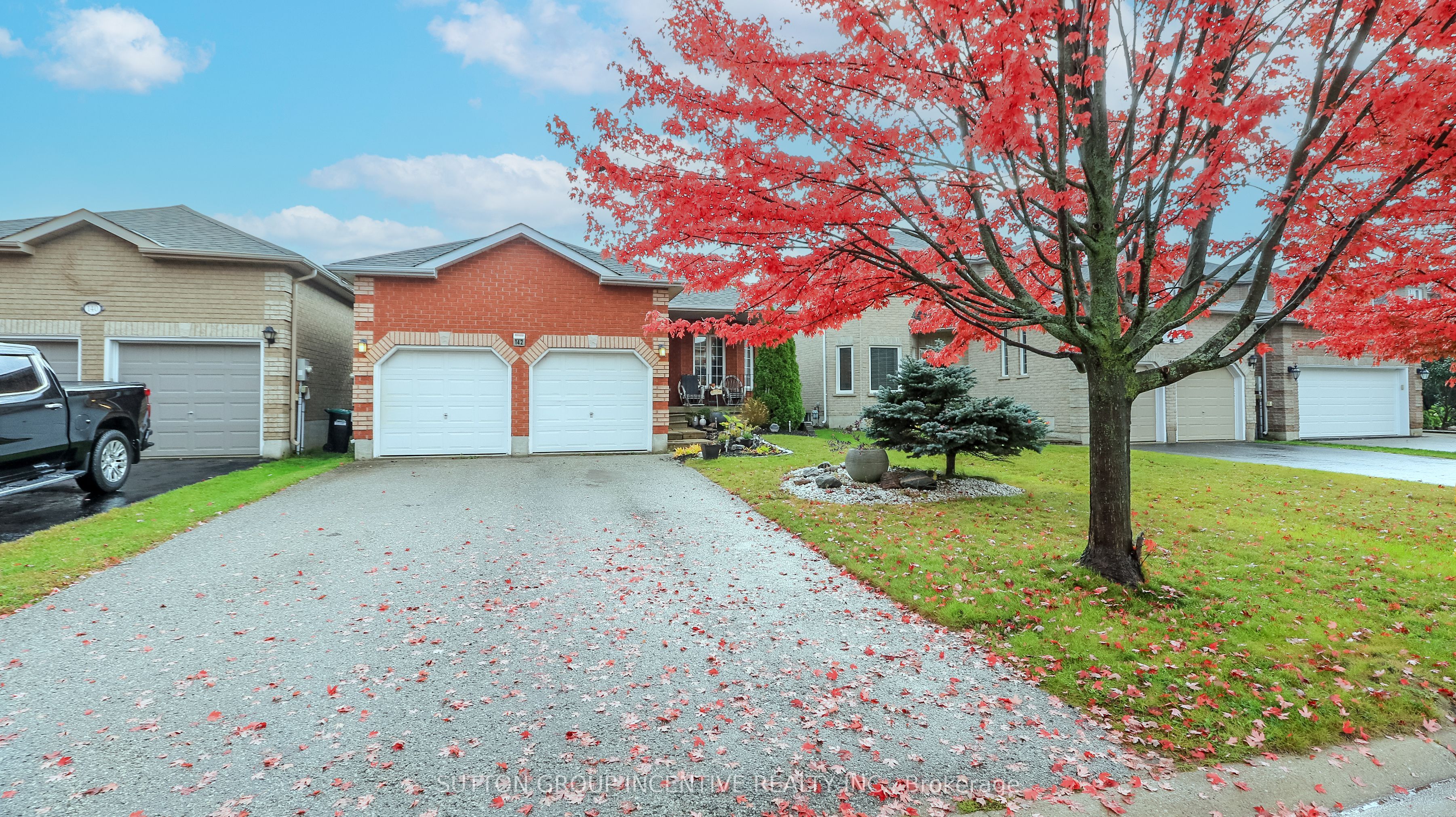 142 Raymond Crescent Property Photo 1