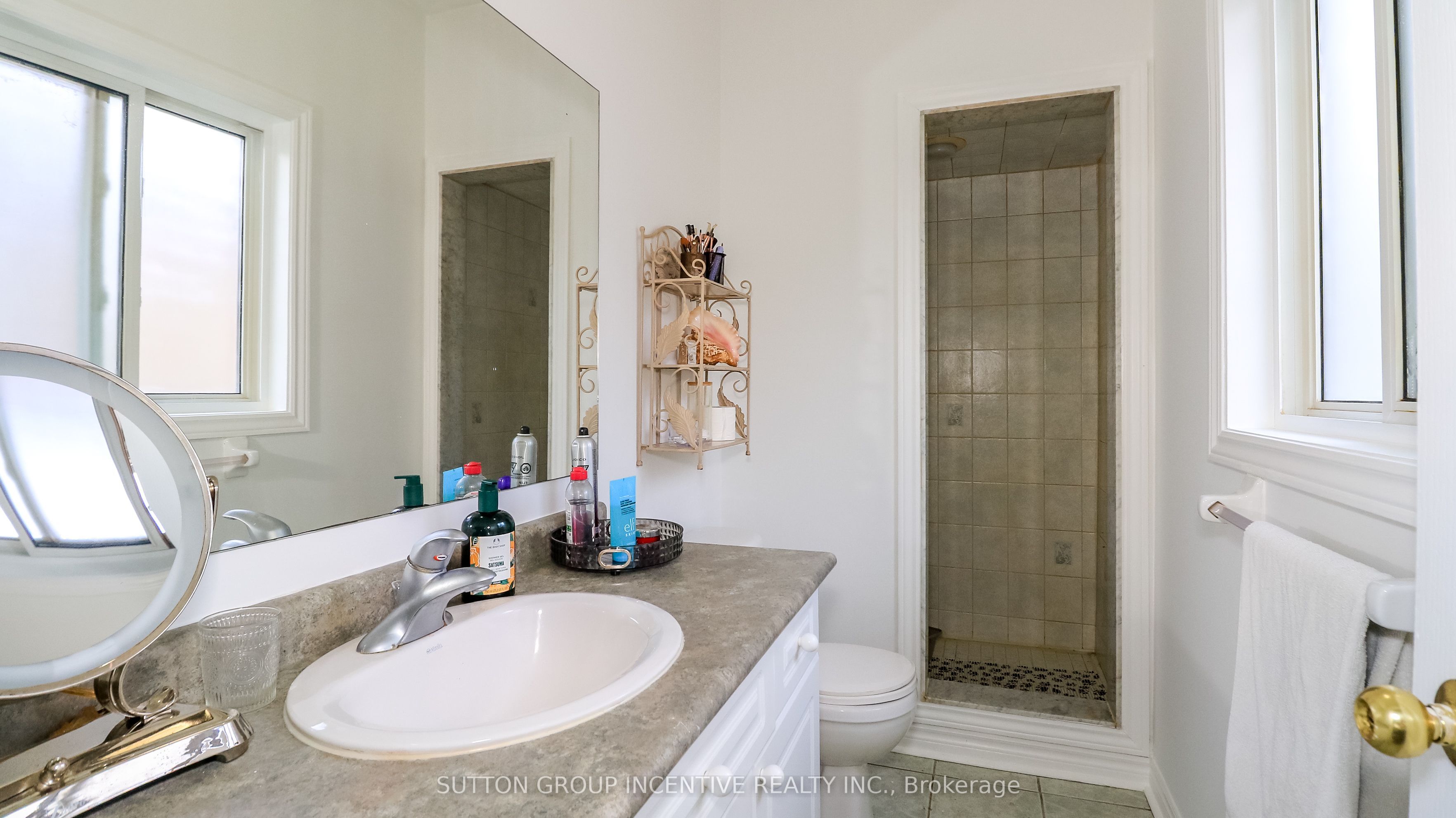 142 Raymond Crescent Property Photo 12