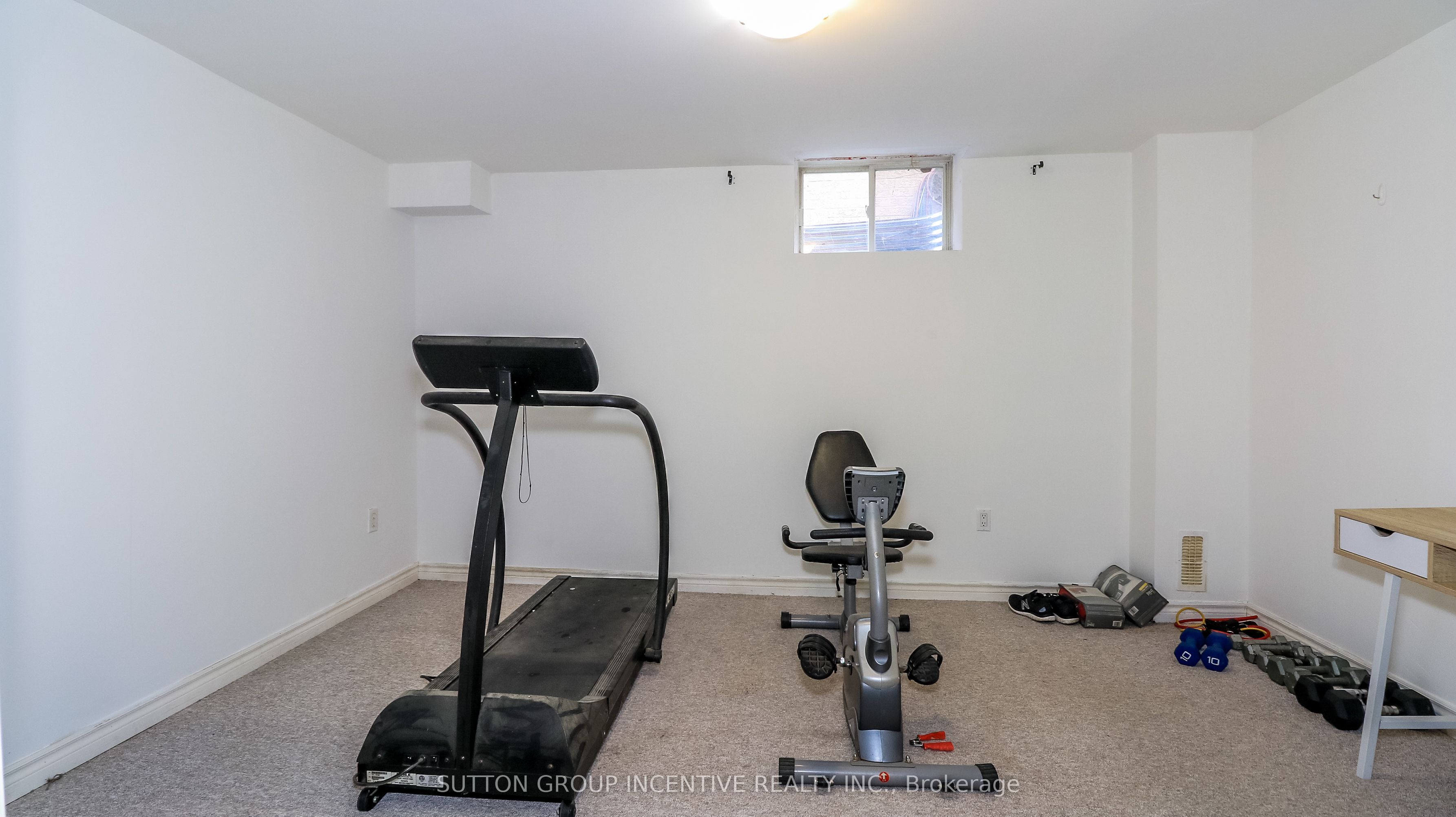 142 Raymond Crescent Property Photo 21