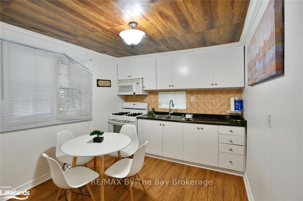 646 River Road E Property Photo 18