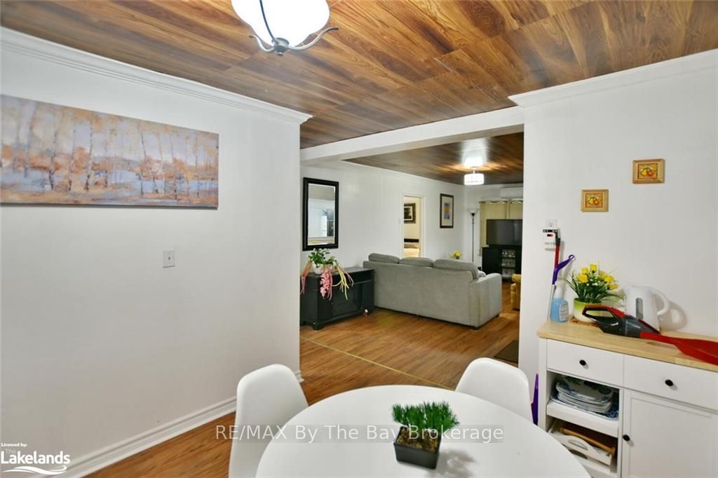 646 River Road E Property Photo 19