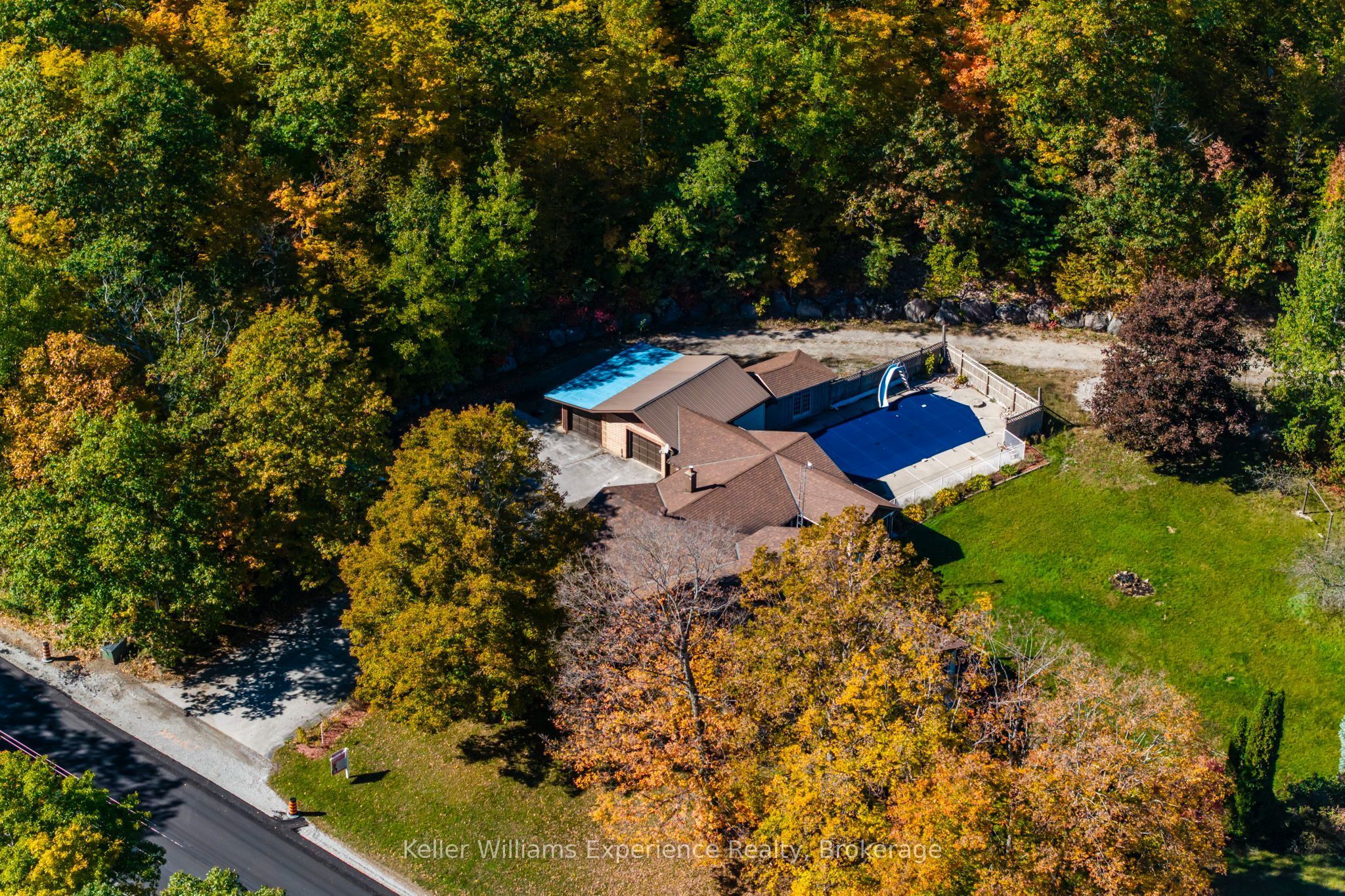 900 Champlain Road Property Photo 3
