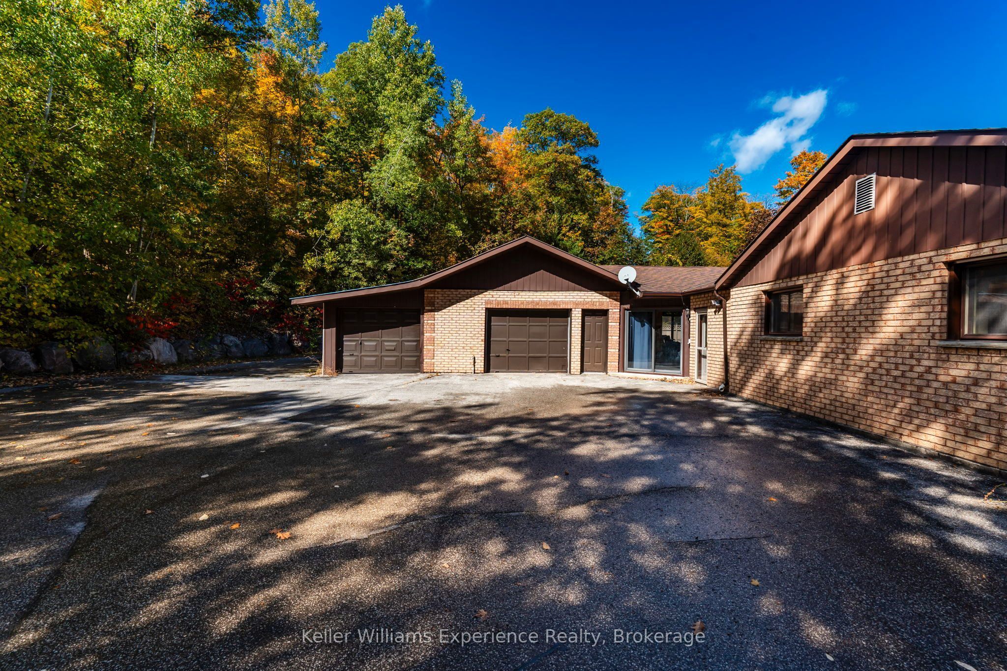 900 Champlain Road Property Photo 7