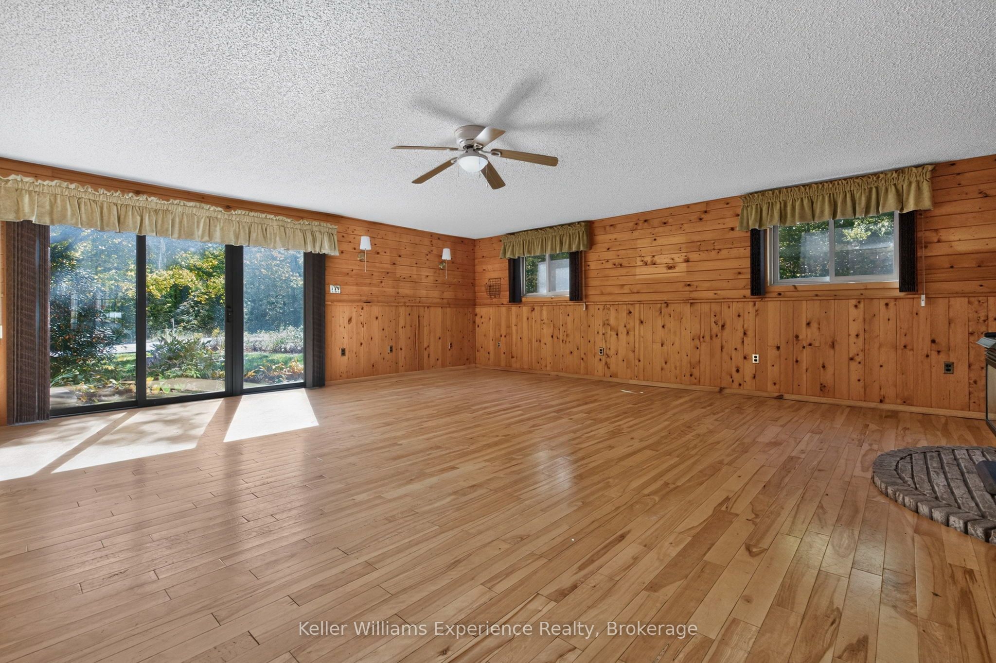900 Champlain Road Property Photo 24
