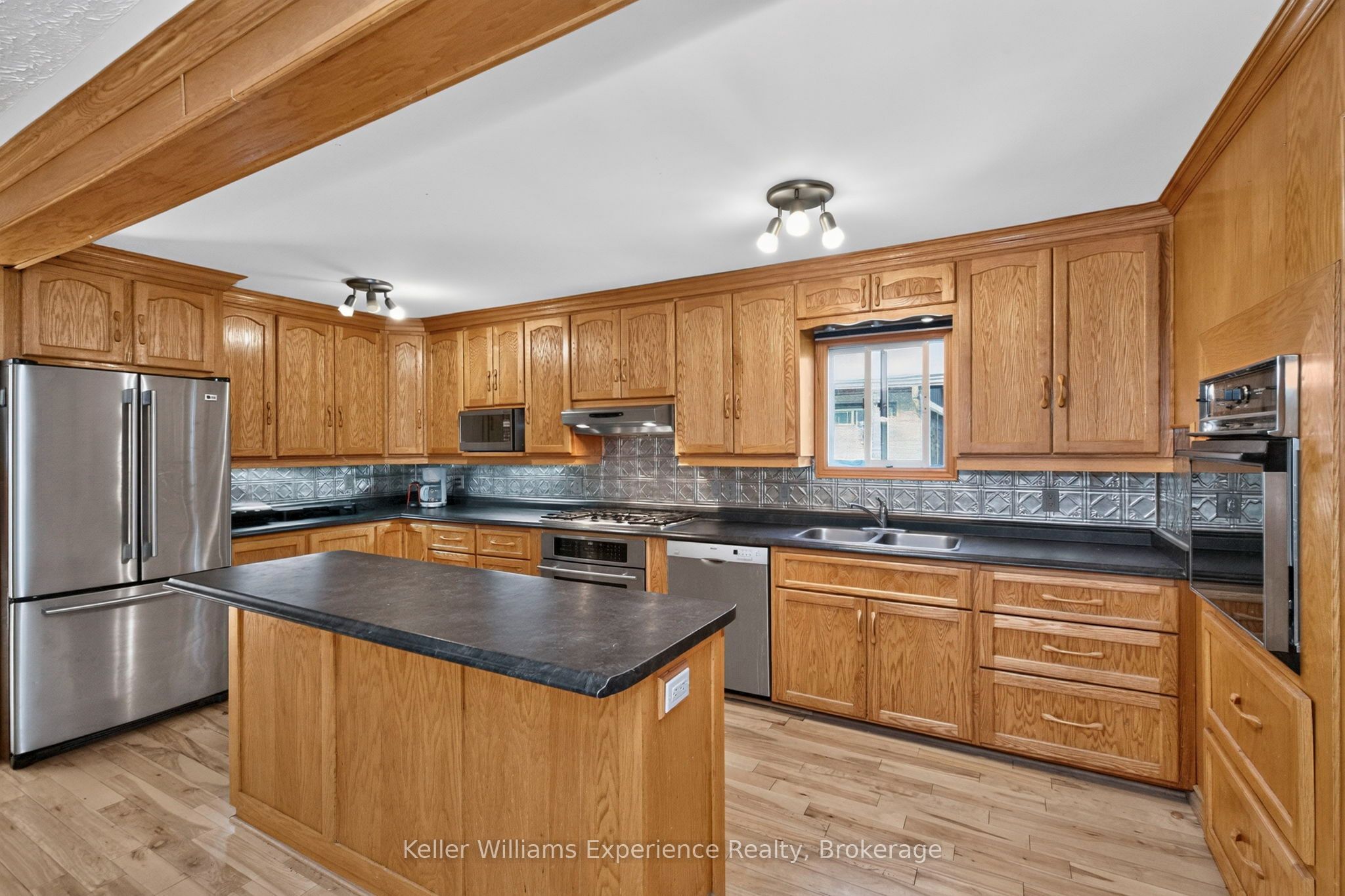 900 Champlain Road Property Photo 28
