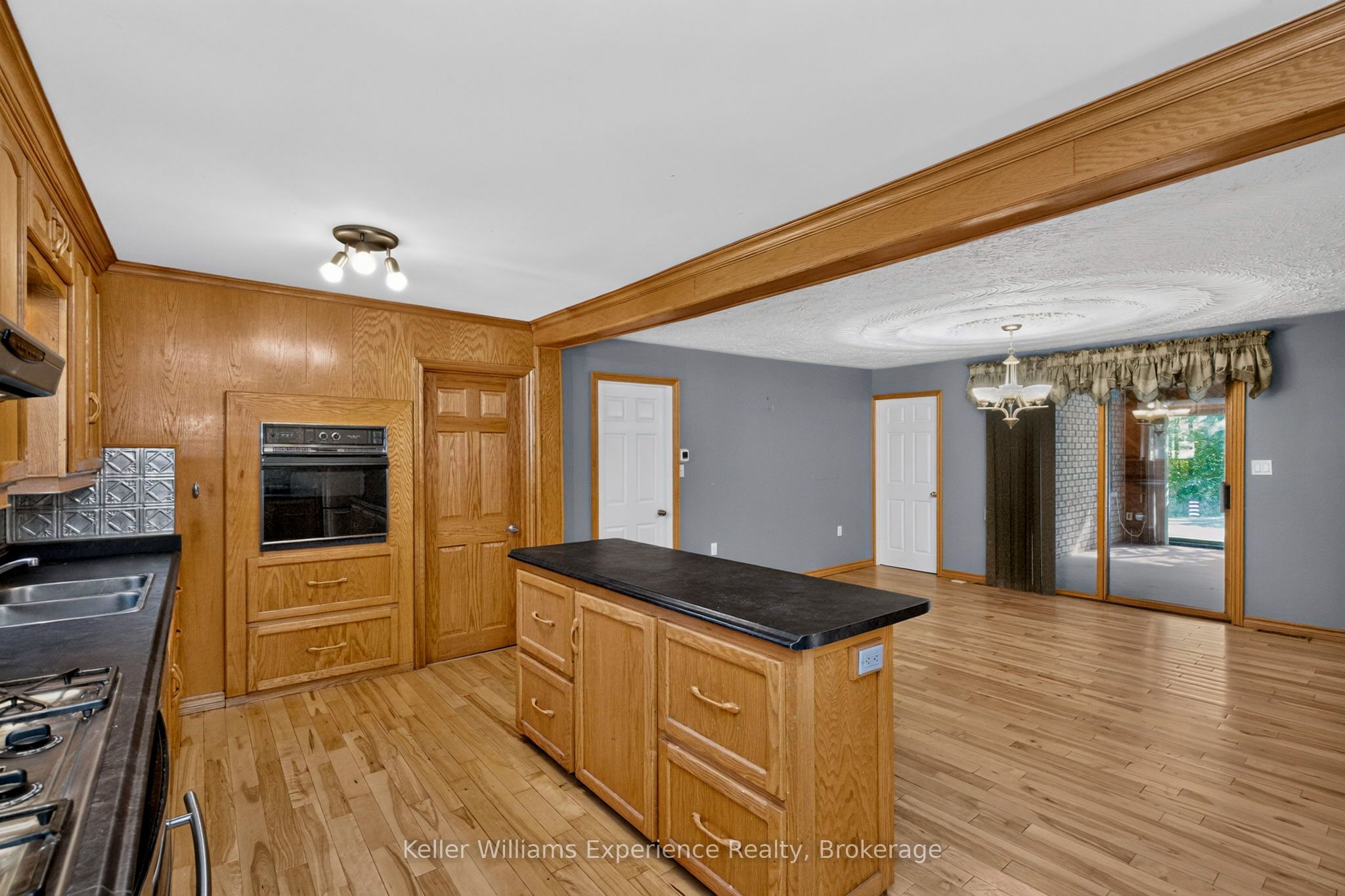 900 Champlain Road Property Photo 31