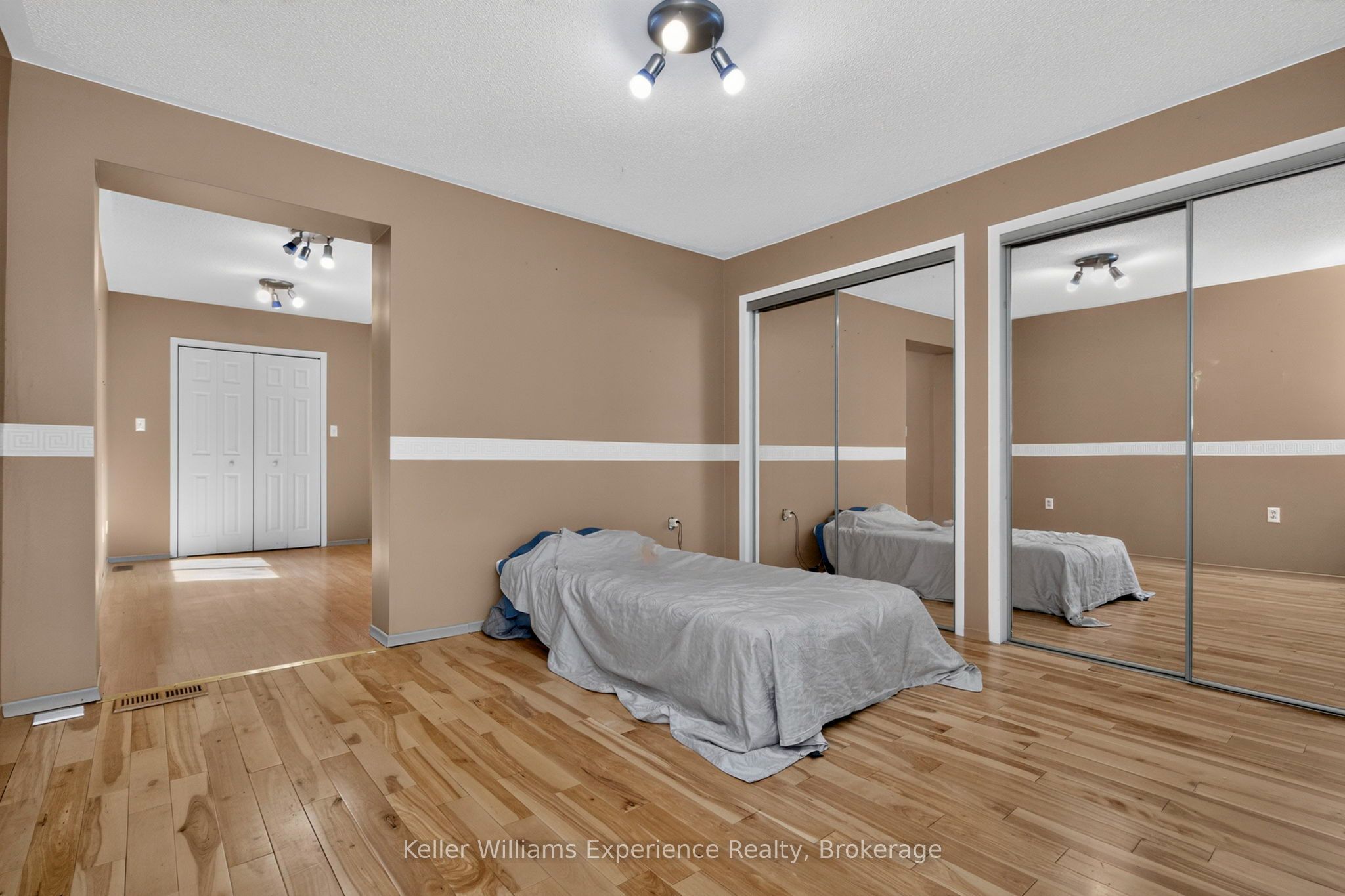900 Champlain Road Property Photo 36