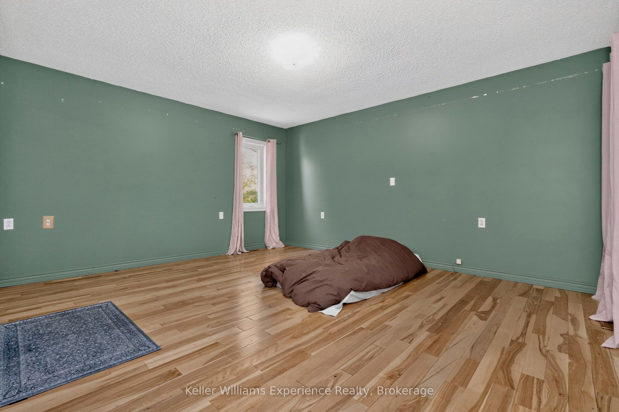 900 Champlain Road Property Photo 40