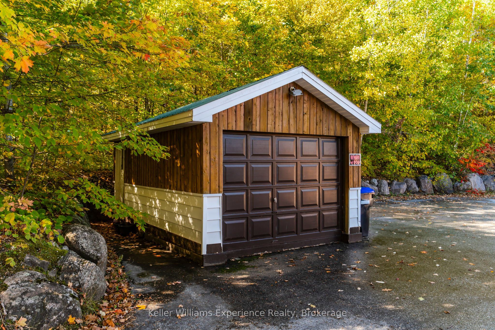 900 Champlain Road Property Photo 47
