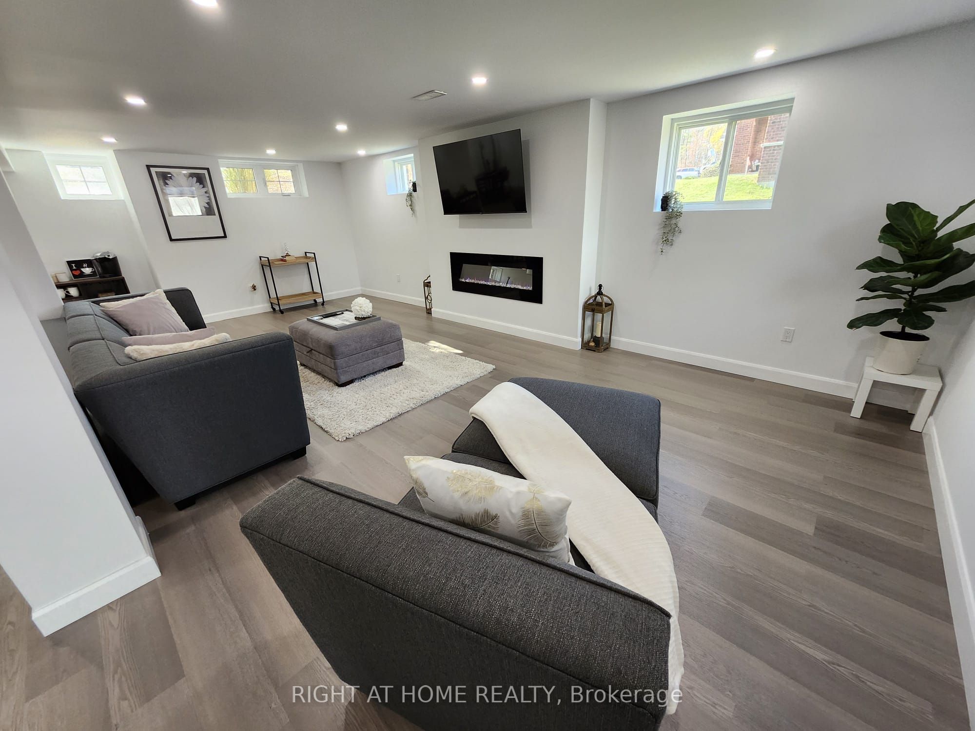 84 Diamond Valley Drive Property Photo 34