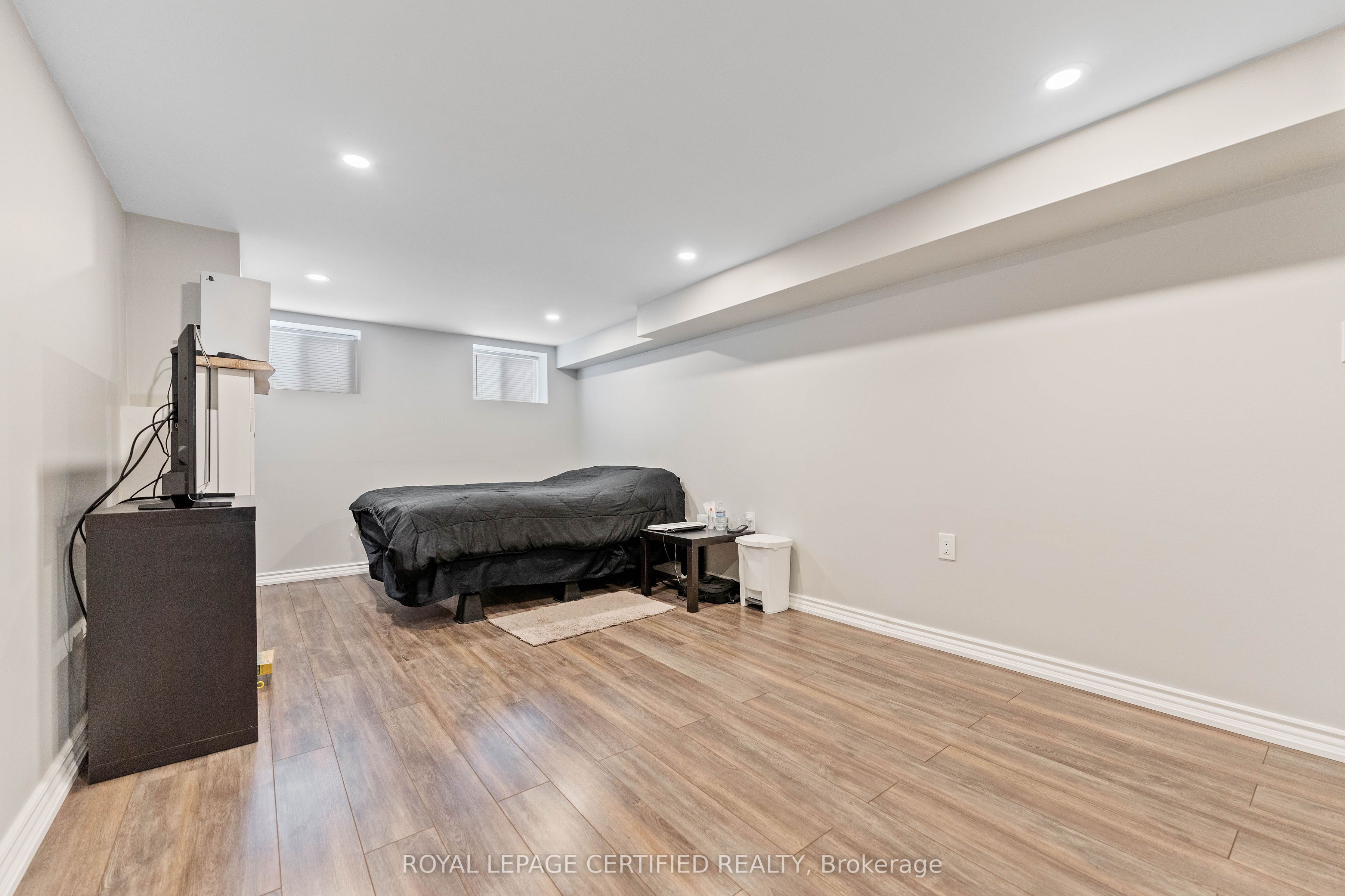 247 Grove Street E Property Photo 5