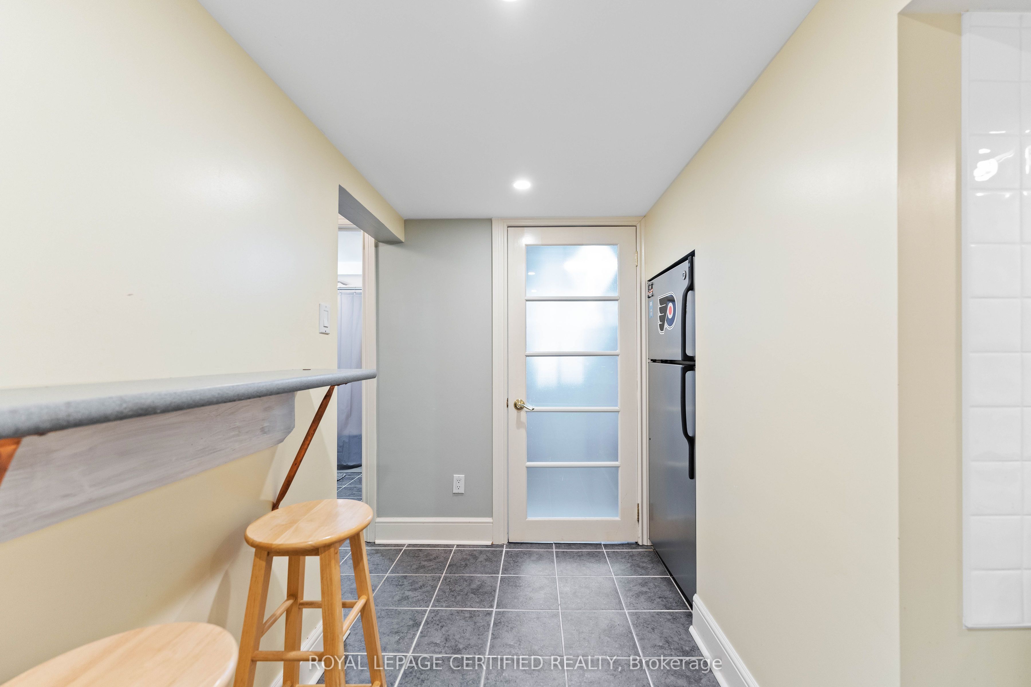 247 Grove Street E Property Photo 13