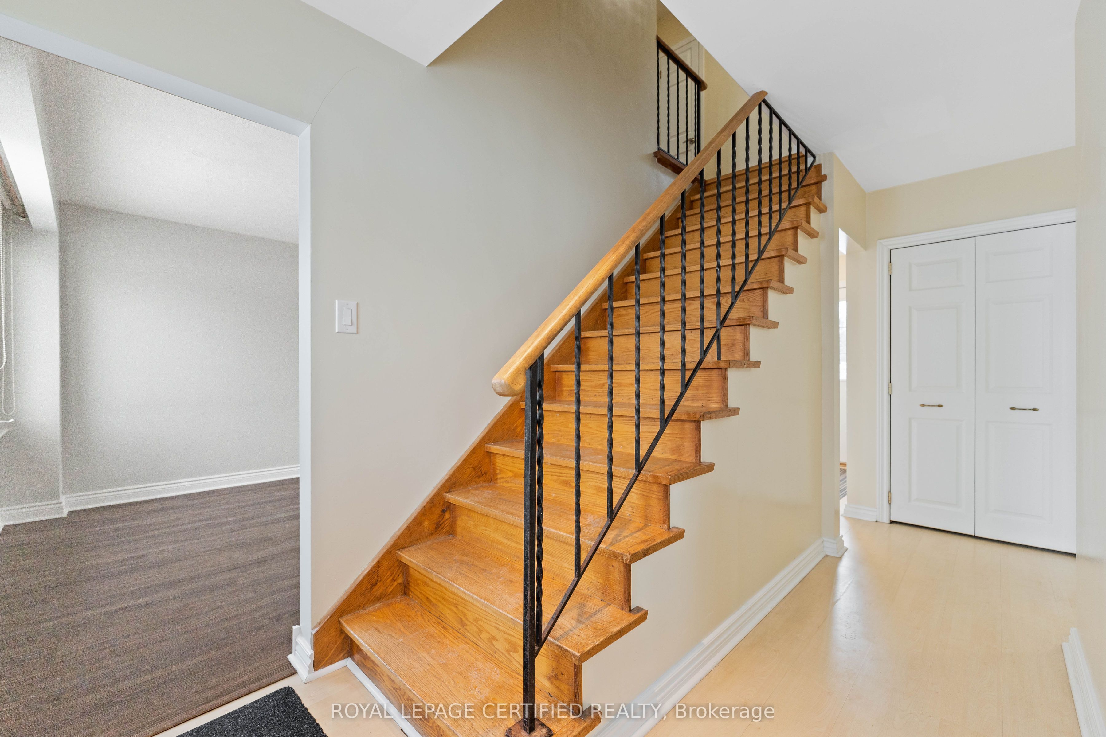247 Grove Street E Property Photo 15