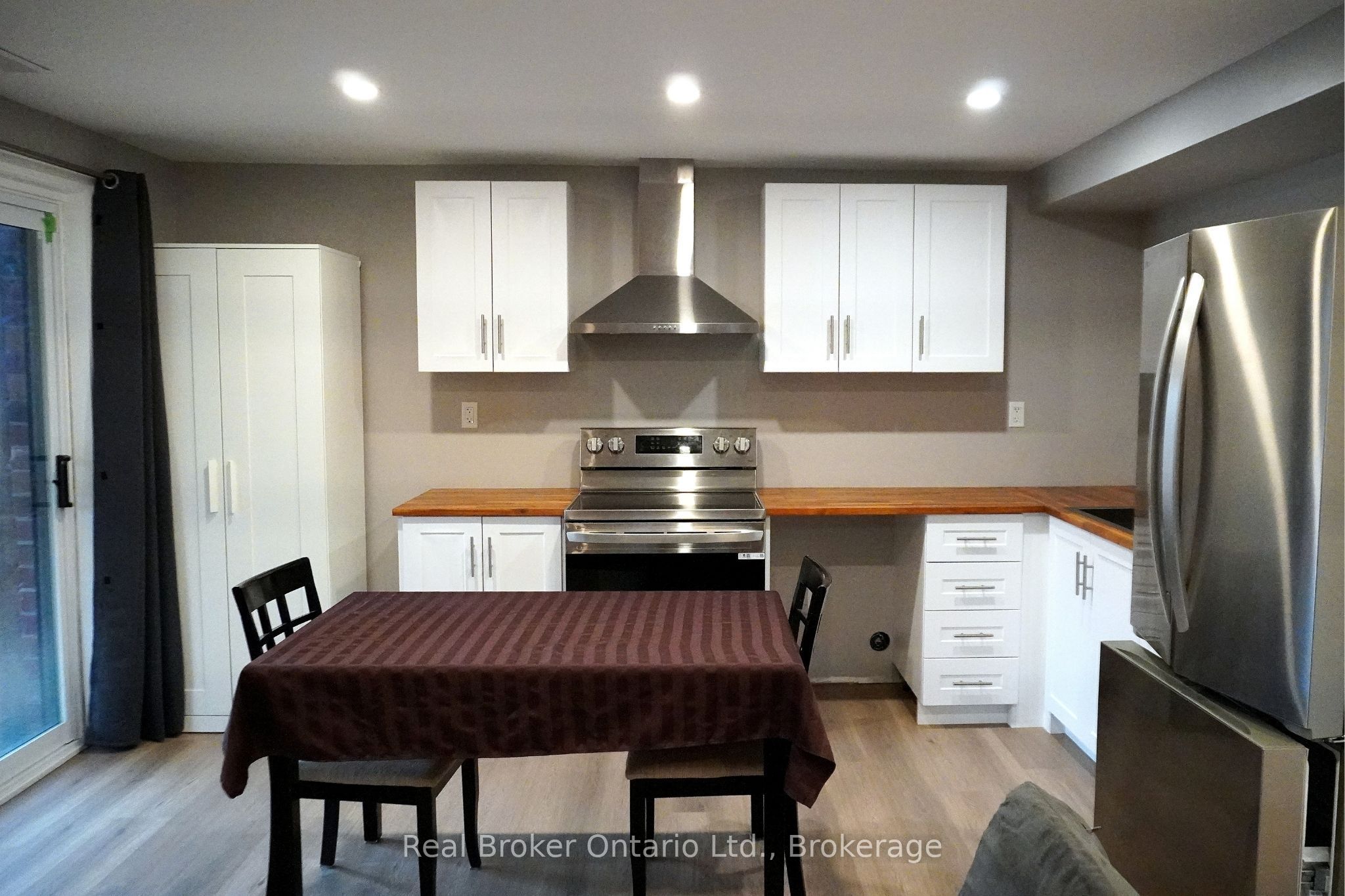 1009 Wright Drive Lower Unit Property Photo 2