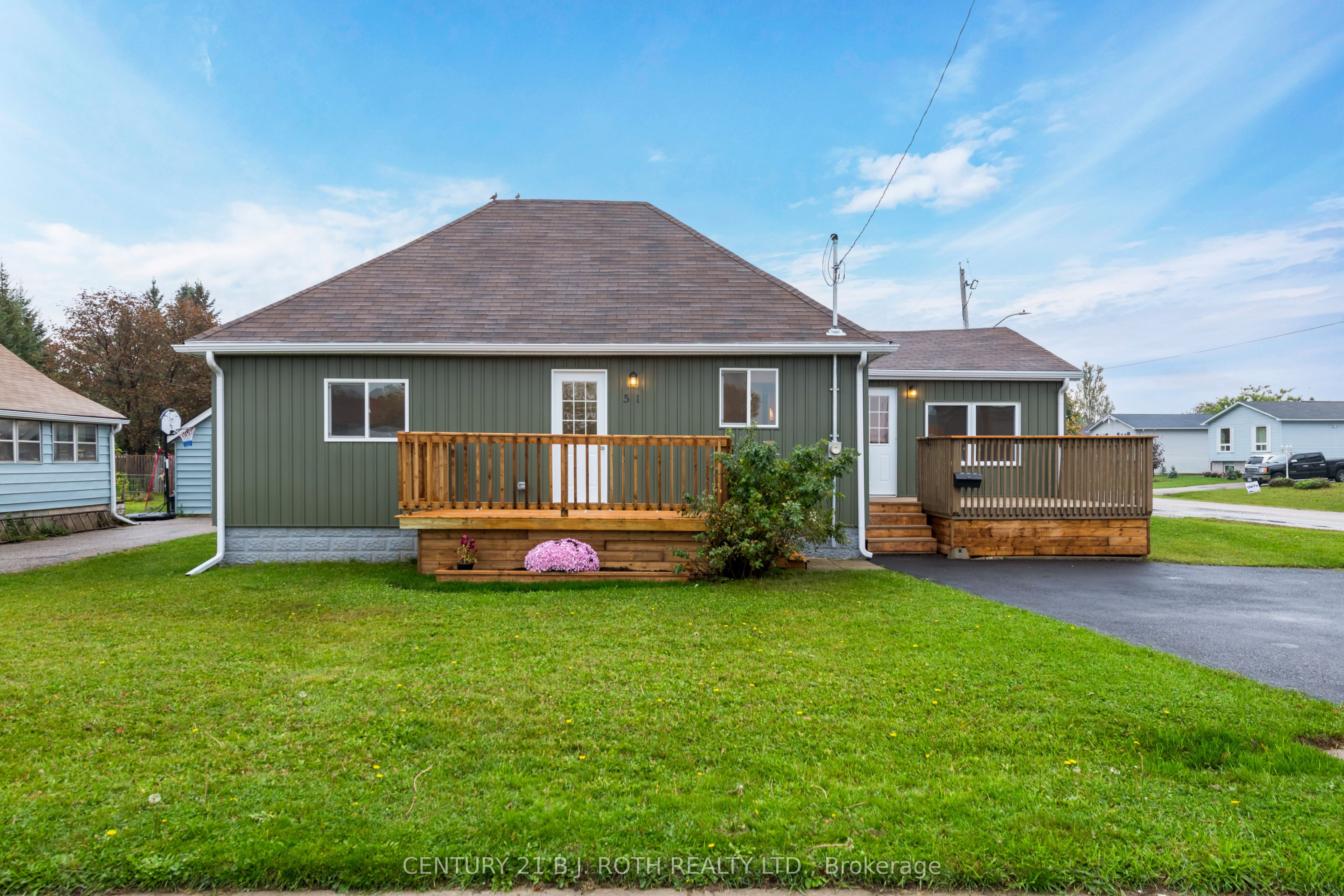 51 James Street E Property Photo 1